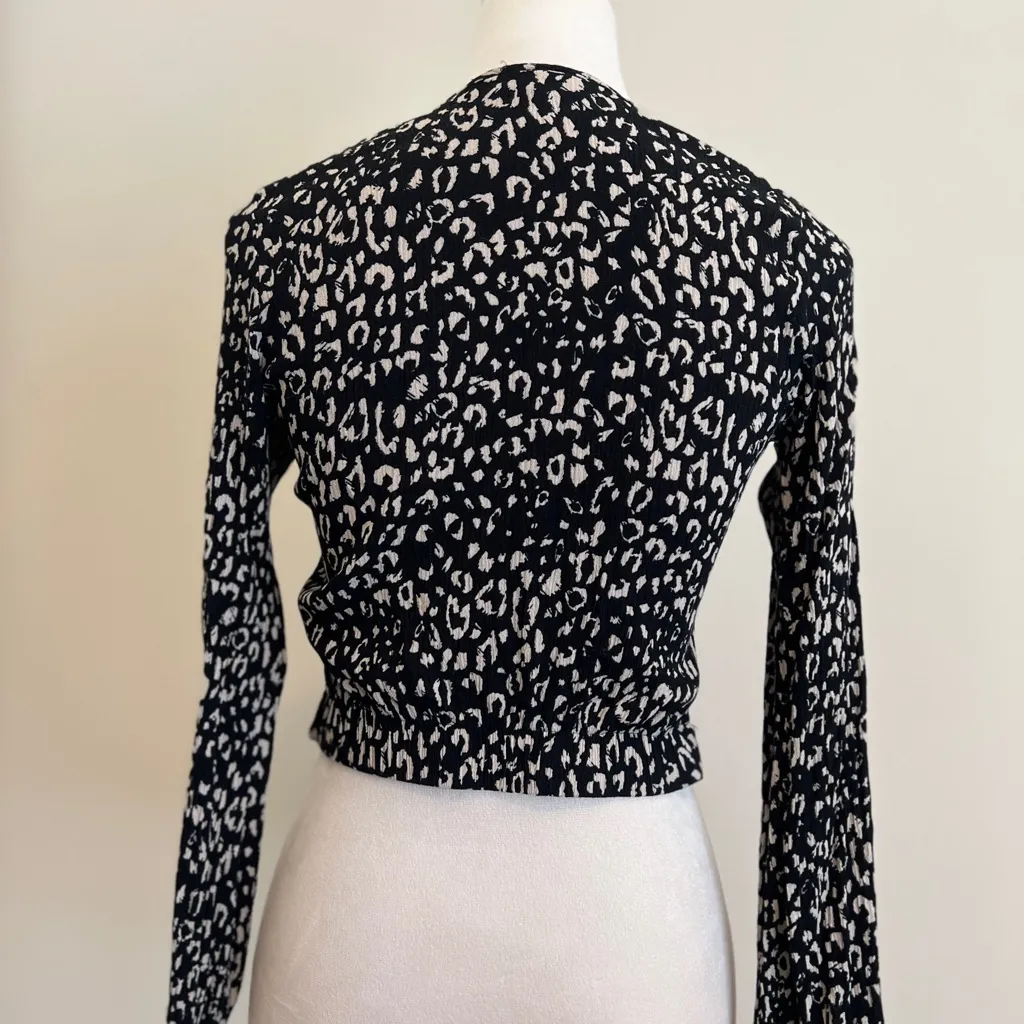 Tan and Black Long Sleeve Crop Tie Front Blouse - Image 2