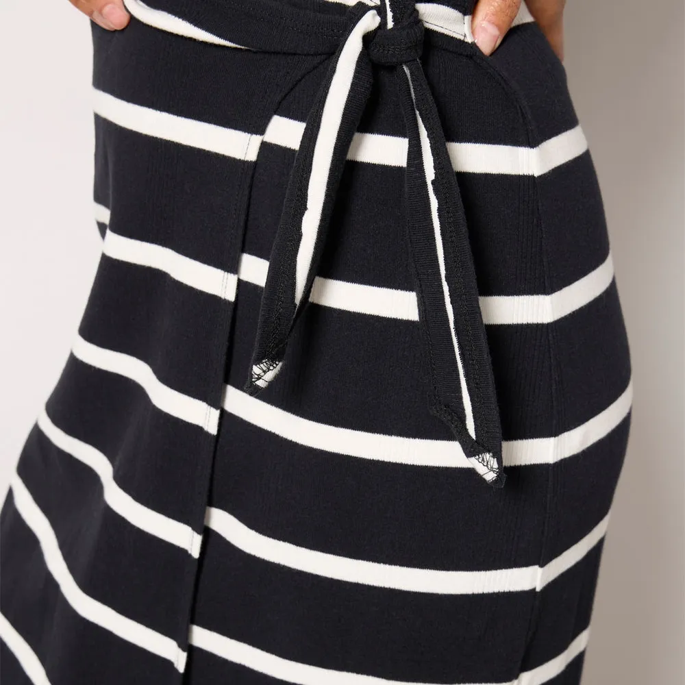 Evereve Anna Twist Waist Black and White Striped Midi Dress - Image 6