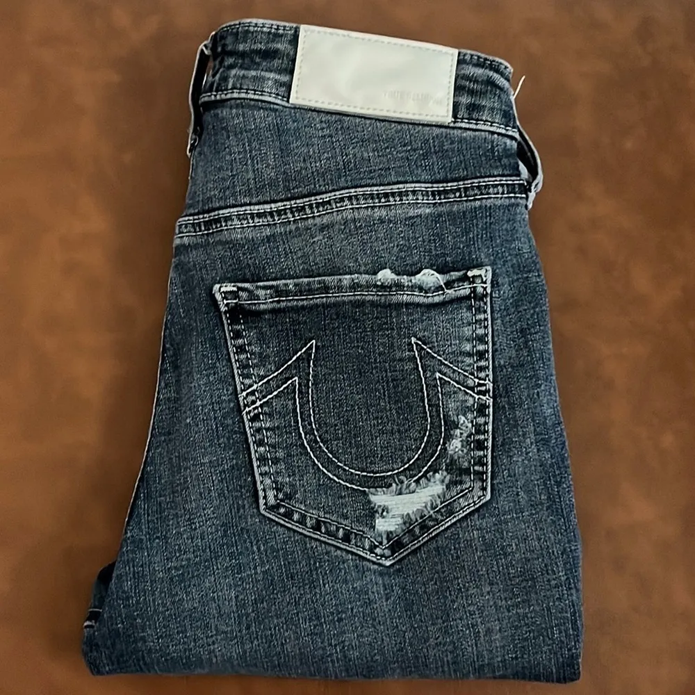 True Religion Riley Knee Shorts Size 25W - Image 8