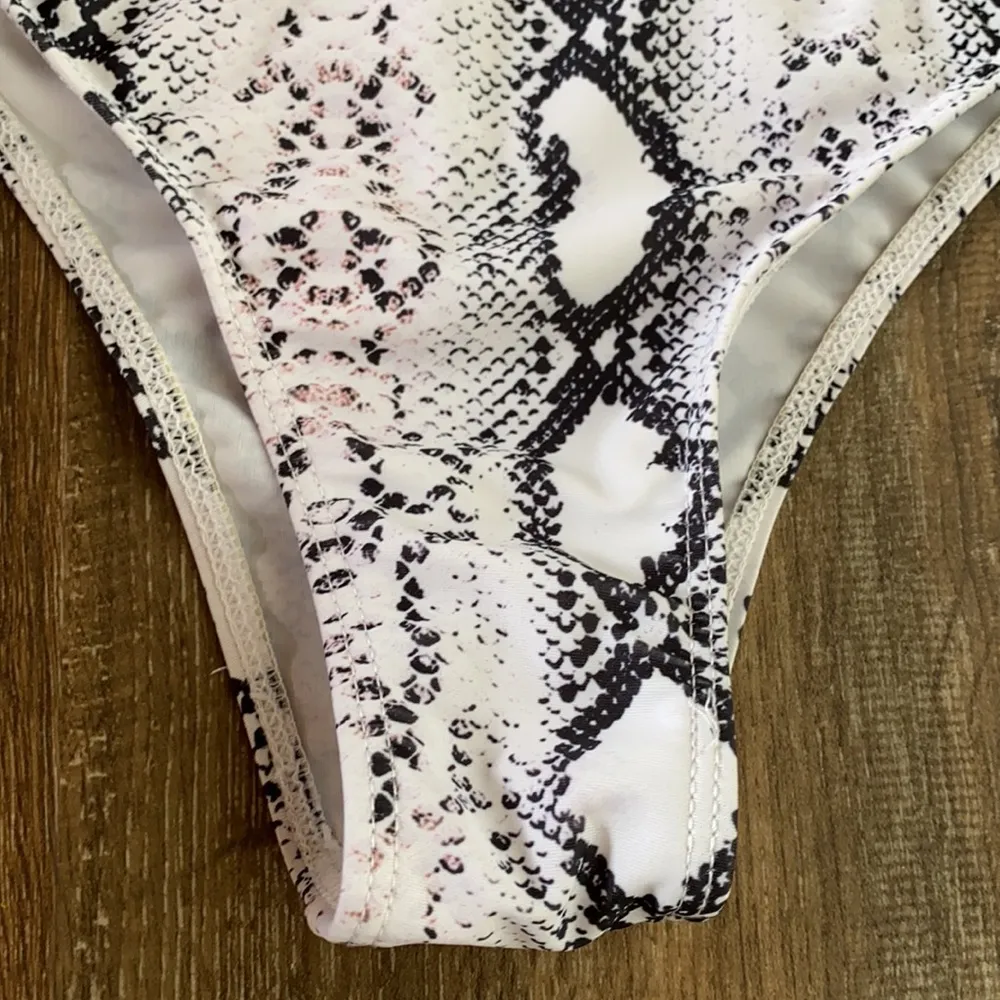 Snake Print Black White Bikini Bottom Size Small - Image 4