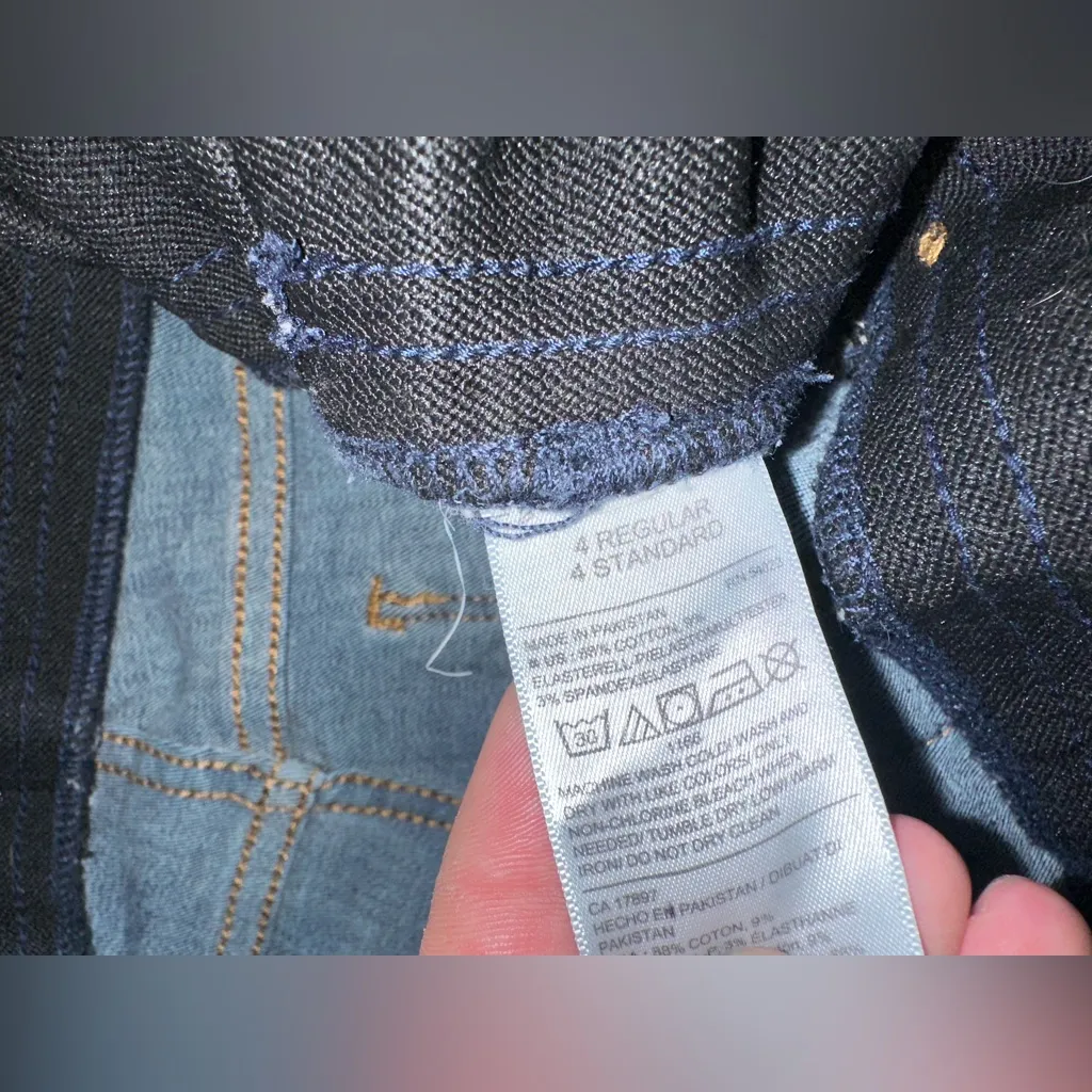 Old Navy Blue Denim Jean Material Rockstar Stretch  Jeggings Stretch Waist 4R - Image 3