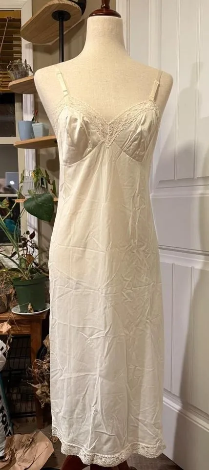 Vanity Fair Style 10 103 Slip Dress Ivory Lace Trim Adjustable Strap Nylon - Image 1