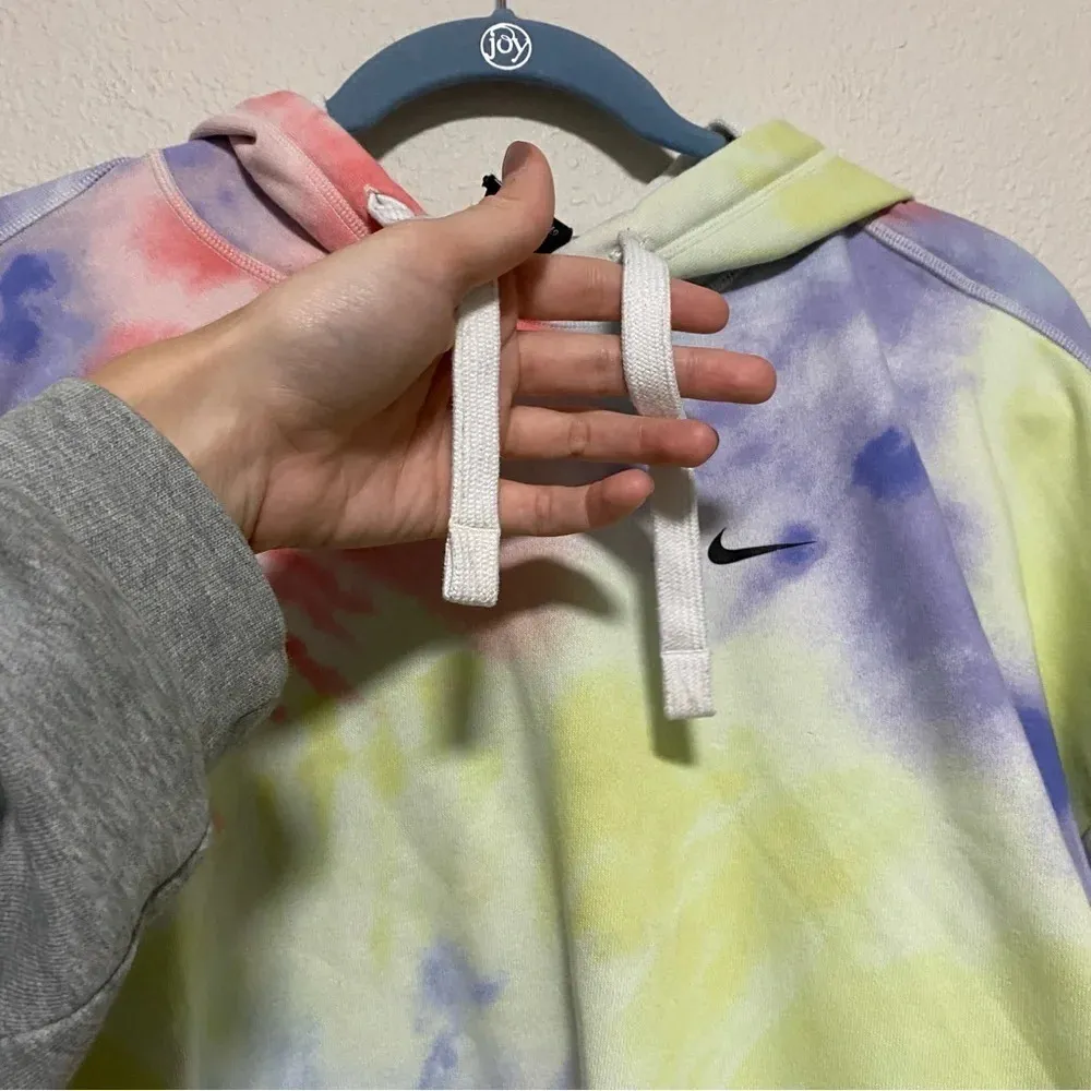 Nike Semi-Cropped Tie Dye Hoodie Sweatshirt - Image 5
