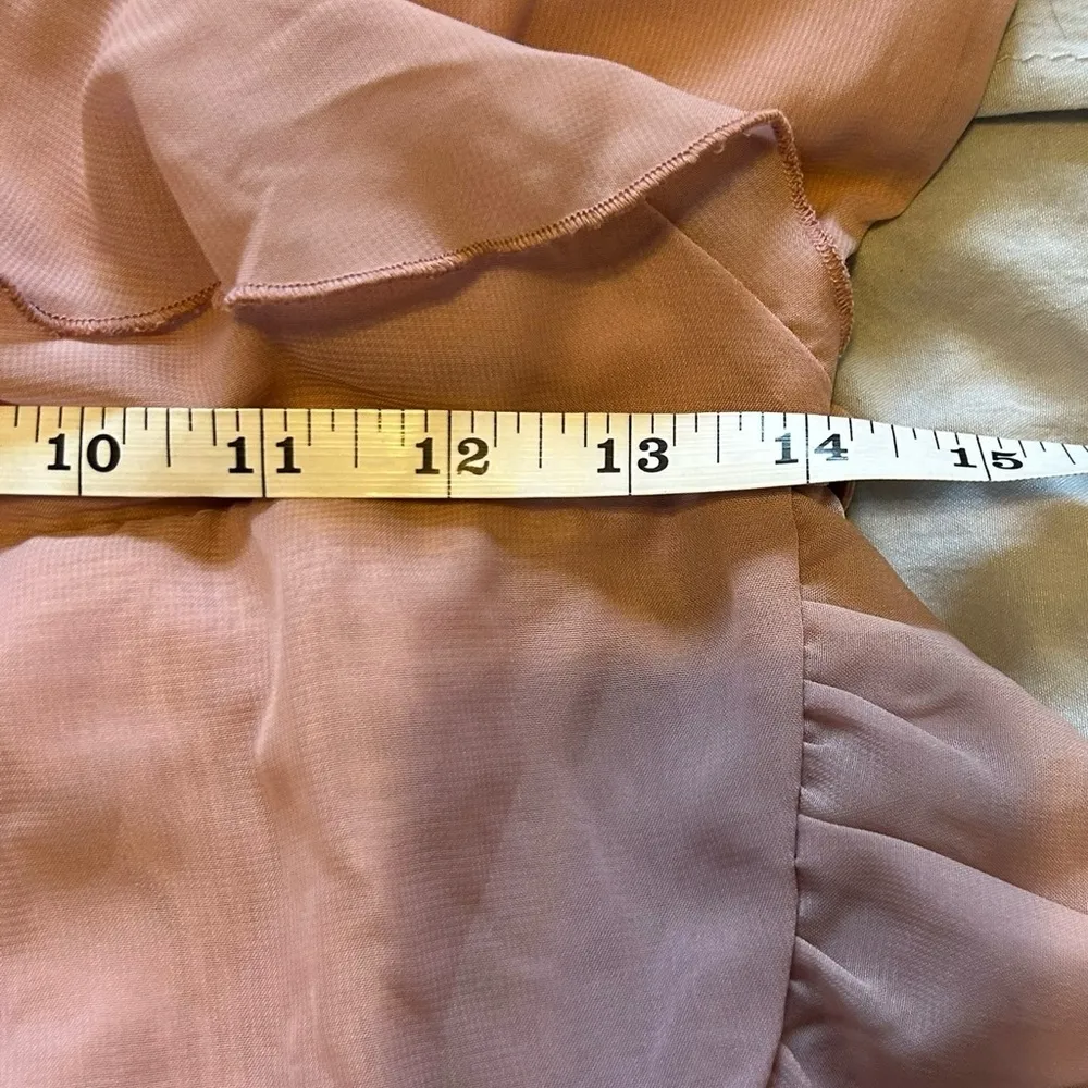 Wild Blue Sadie Robertson Blush
Pink Dress With Ruffled Detail Tie
Waist size S - Image 7