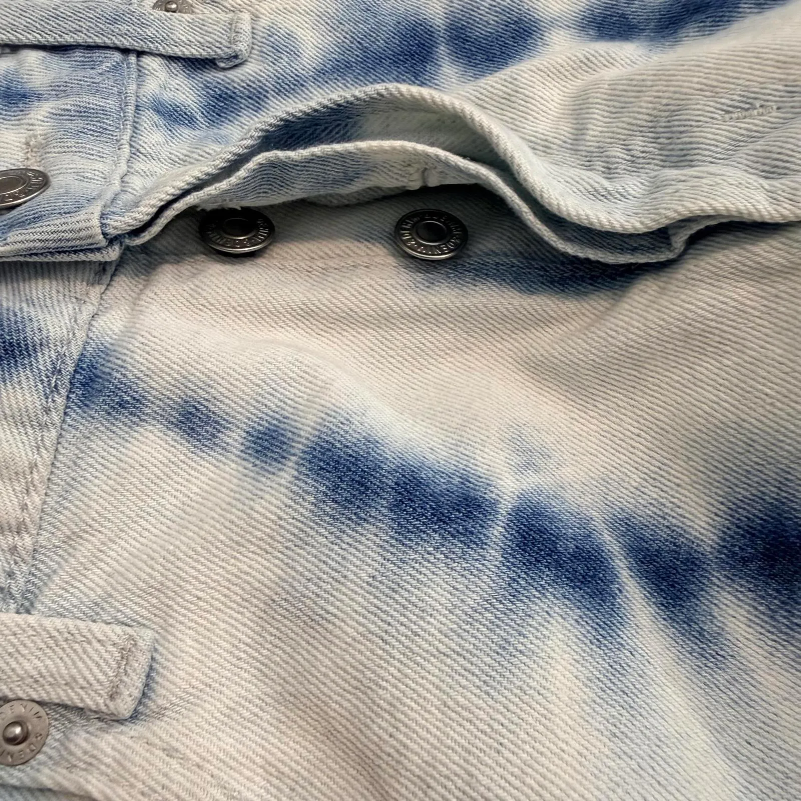 H&M Women's Small Raw Hem Tie-Dye Denim Mini Skirt - Image 7