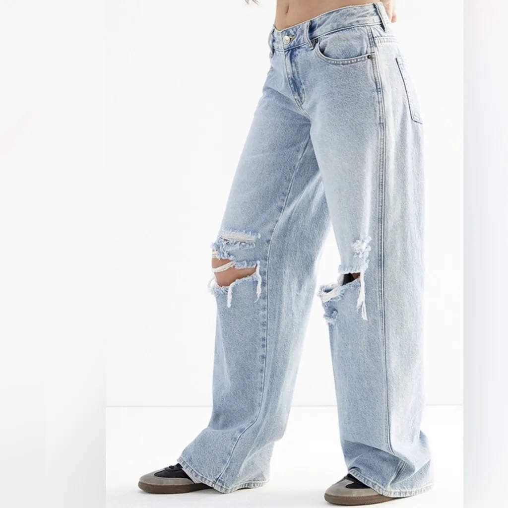 NWT PacSun Casey Ripped Knee Low Rise Baggy Wide Leg Jeans distressed size 26 - Image 3