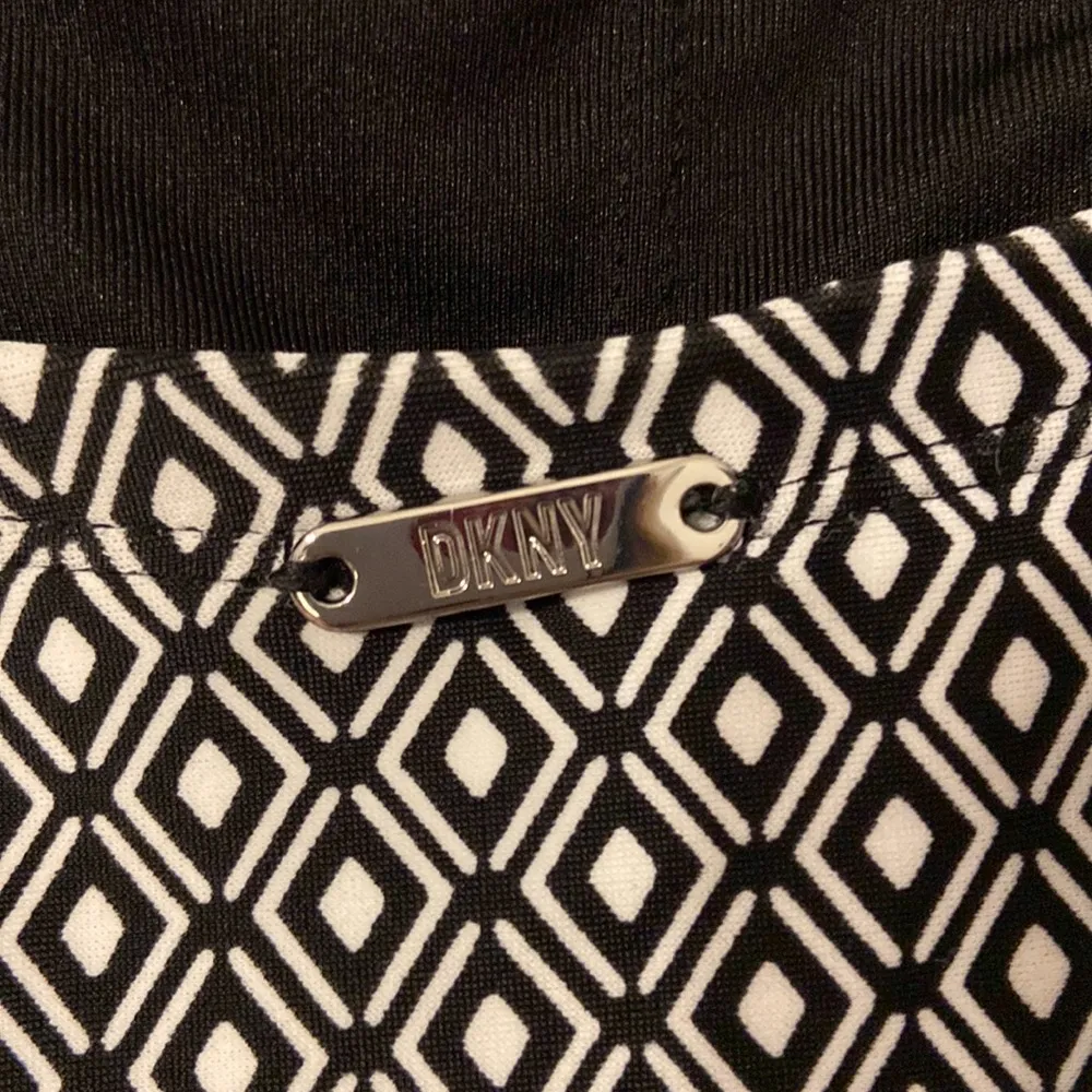 DKNY Swimsuit size L brand new with tag beautiful one piece black and white - Image 7