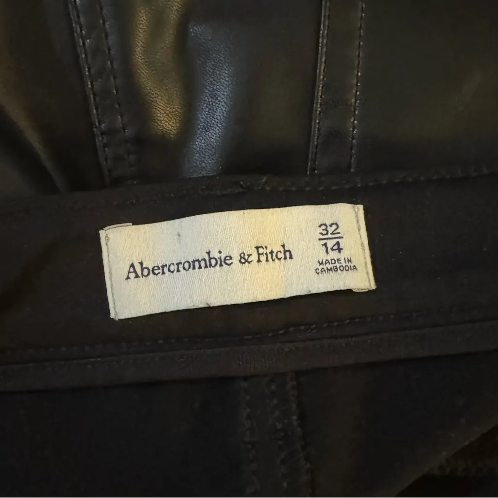 Abercrombie & Fitch Vegan Leather 5-Pocket Mini Skirt - Sz 32/14 - Image 9