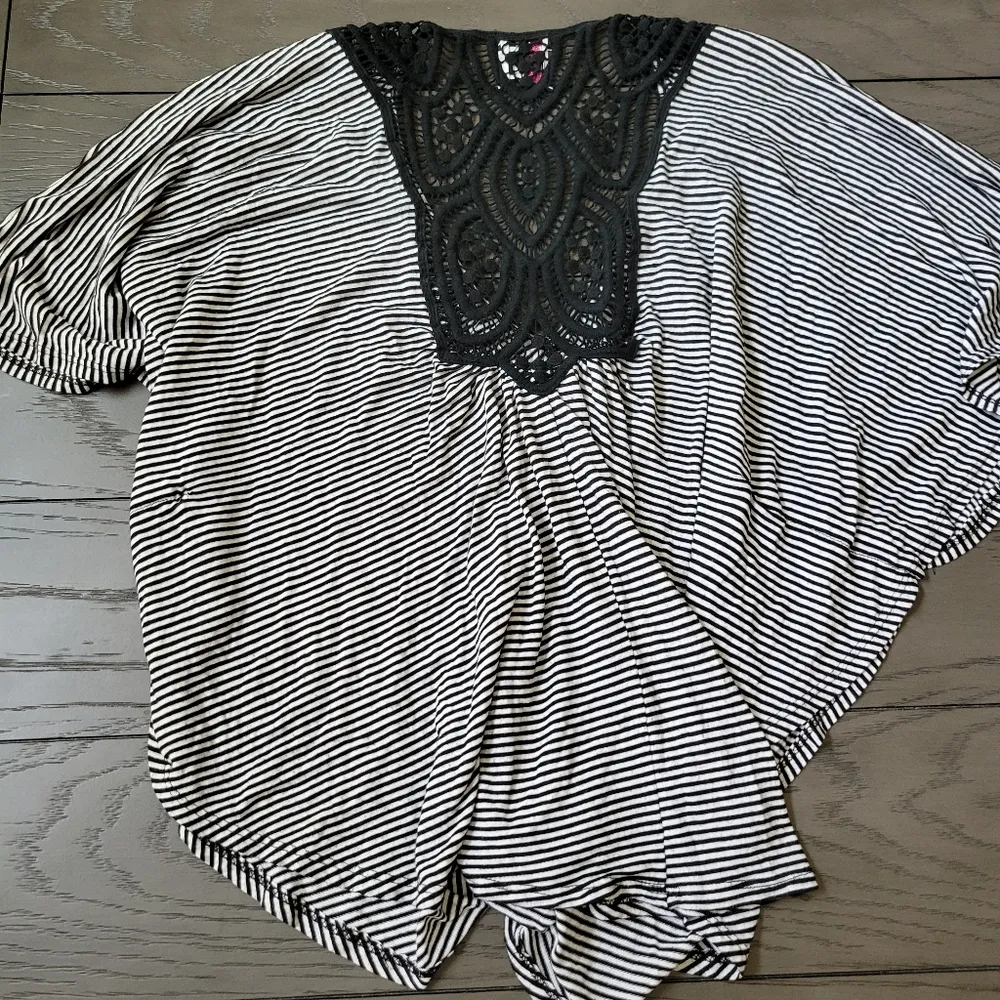 Living Doll Shirt Xl Boho Flowy Top. - Image 3