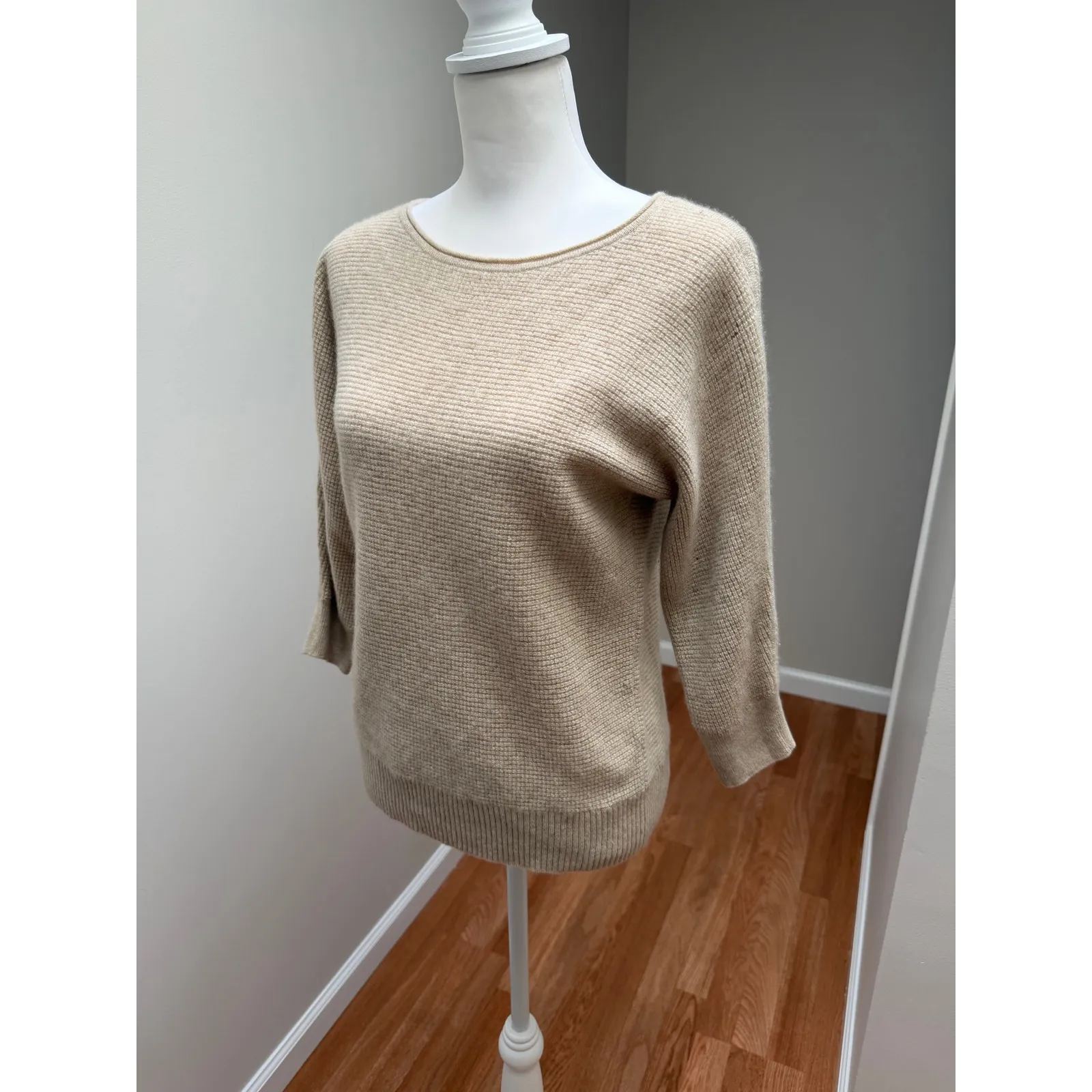 Club Monaco Cashmere Sweater Womens XS Beige Minimalist Waffle Knit Luxury - Image 3