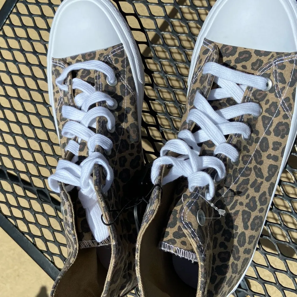 high top leopard sneakers size 11 - Image 5