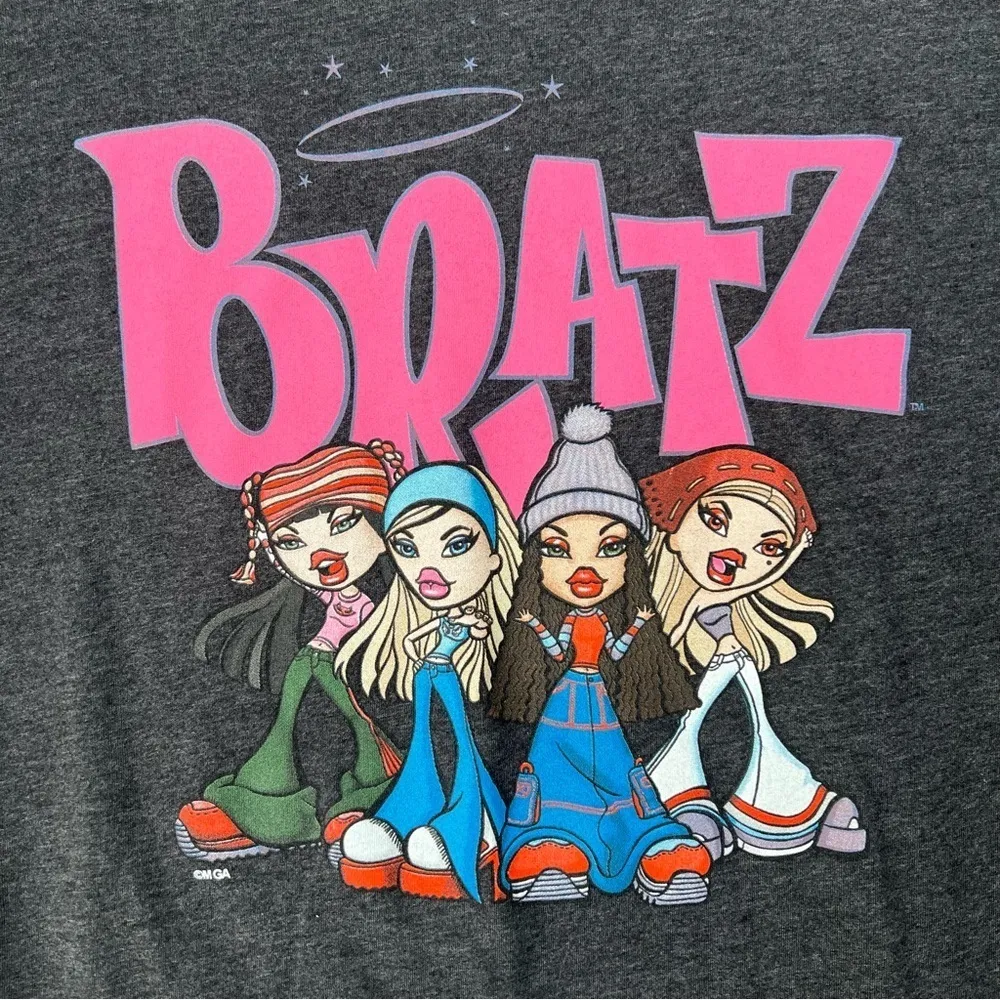 Bratz Doll Graphic Tee Gray Size M - Image 3