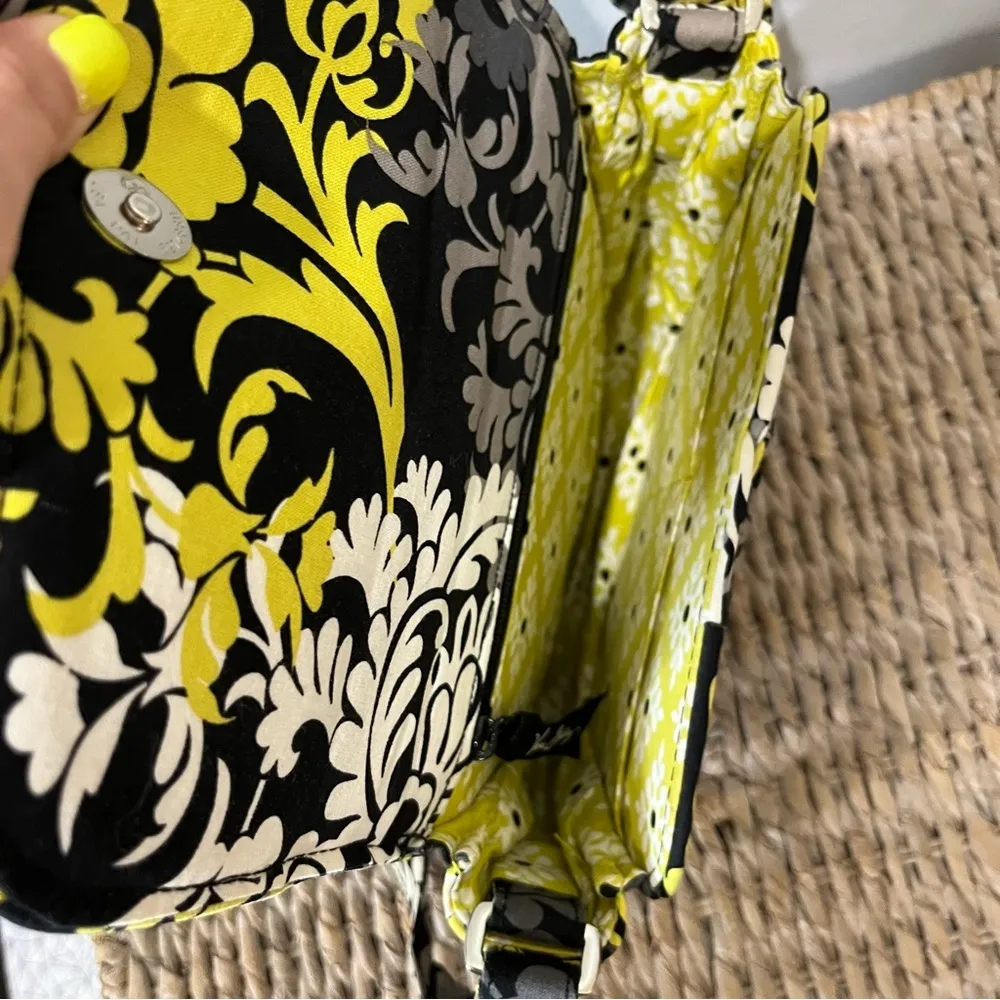 VERA BRADLEY Baroque Retired Cross body purse yellow black white Flap Adjustable - Image 7