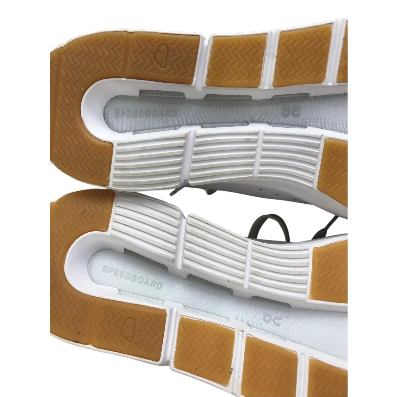 ON CLOUD Roger Centre Court Sneakers Tennis Shoes W's 9 White Retro Classic NWOB - Image 13