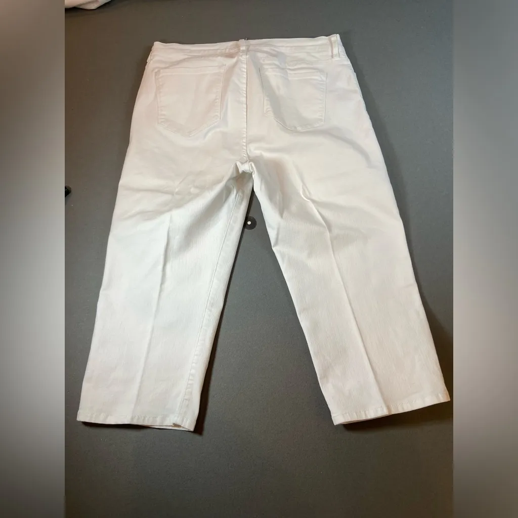 Not Your Daughters‎ Jeans White Capris Bling Detail Size 14W - Image 9