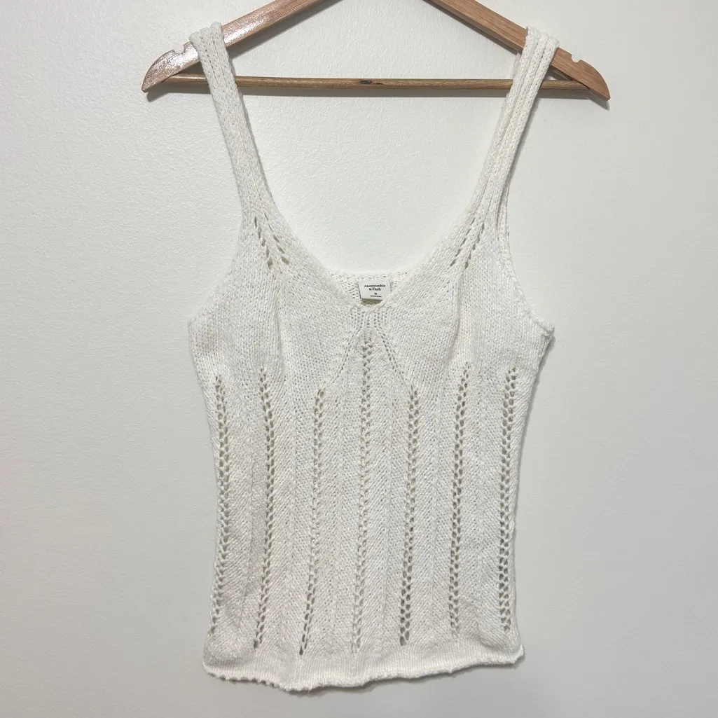 Abercrombie & Fitch Crochet V-neck Skimming Tank Top Size Medium White Beach - Image 2