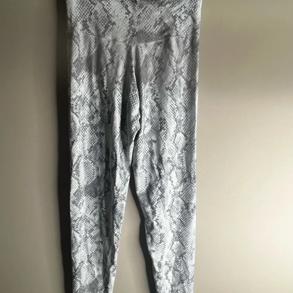 NWOT offline by aerie 7/8 leggings size large long - Image 8