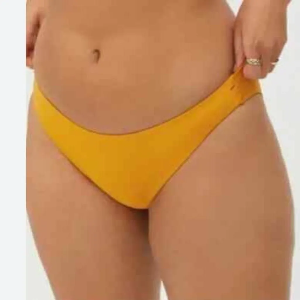 Everlane  The Bikini Bottom - Image 7