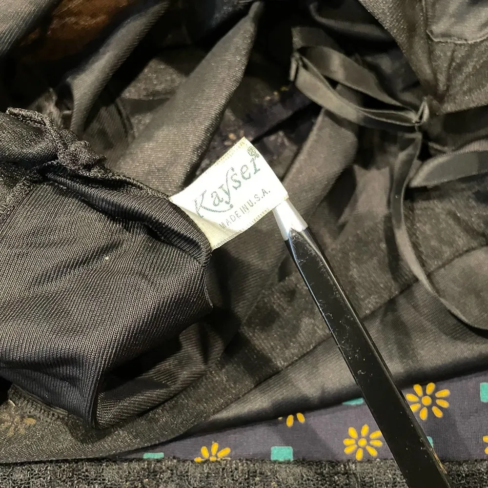 Vintage Kayser Nylon Lace Camisole size 36 Black Flower Geo Print 80s Size M - Image 8