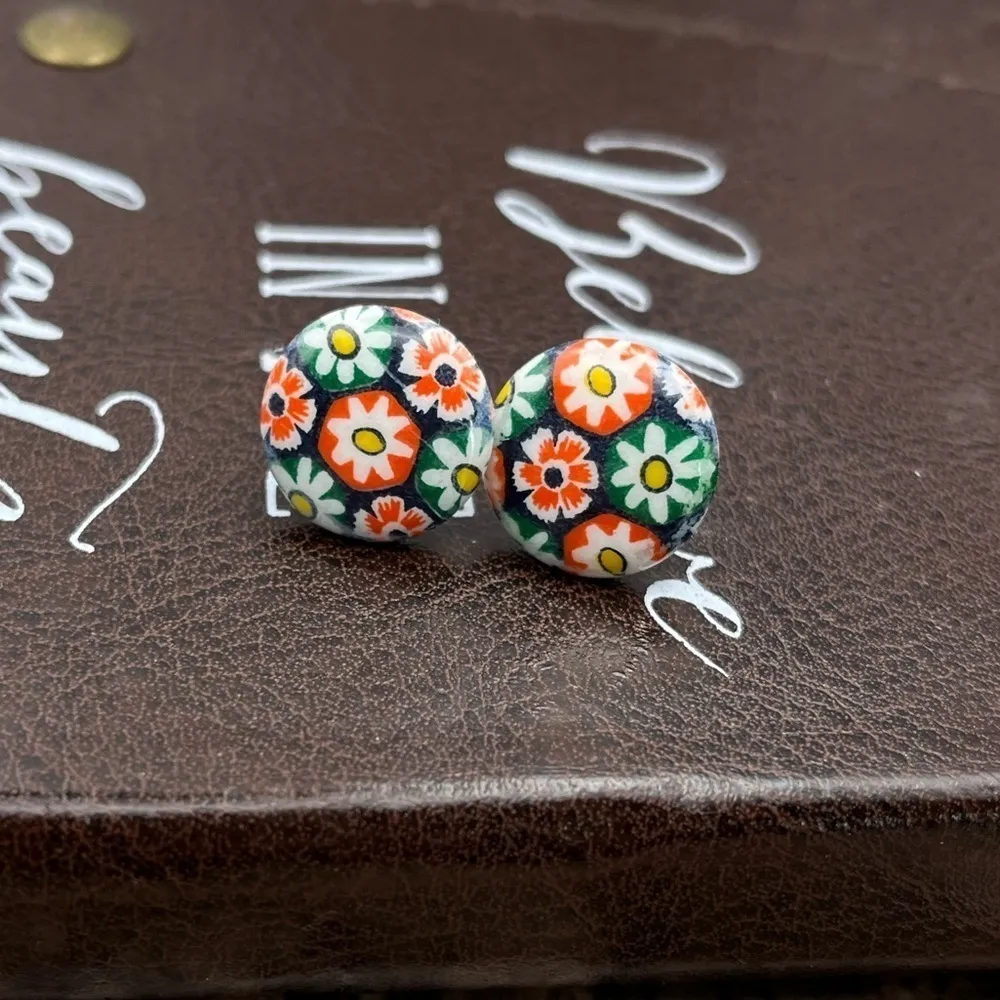 1960s Millefiori Floral Glass Earrings – Vintage Cabochons on Stainless Posts White - Image 8