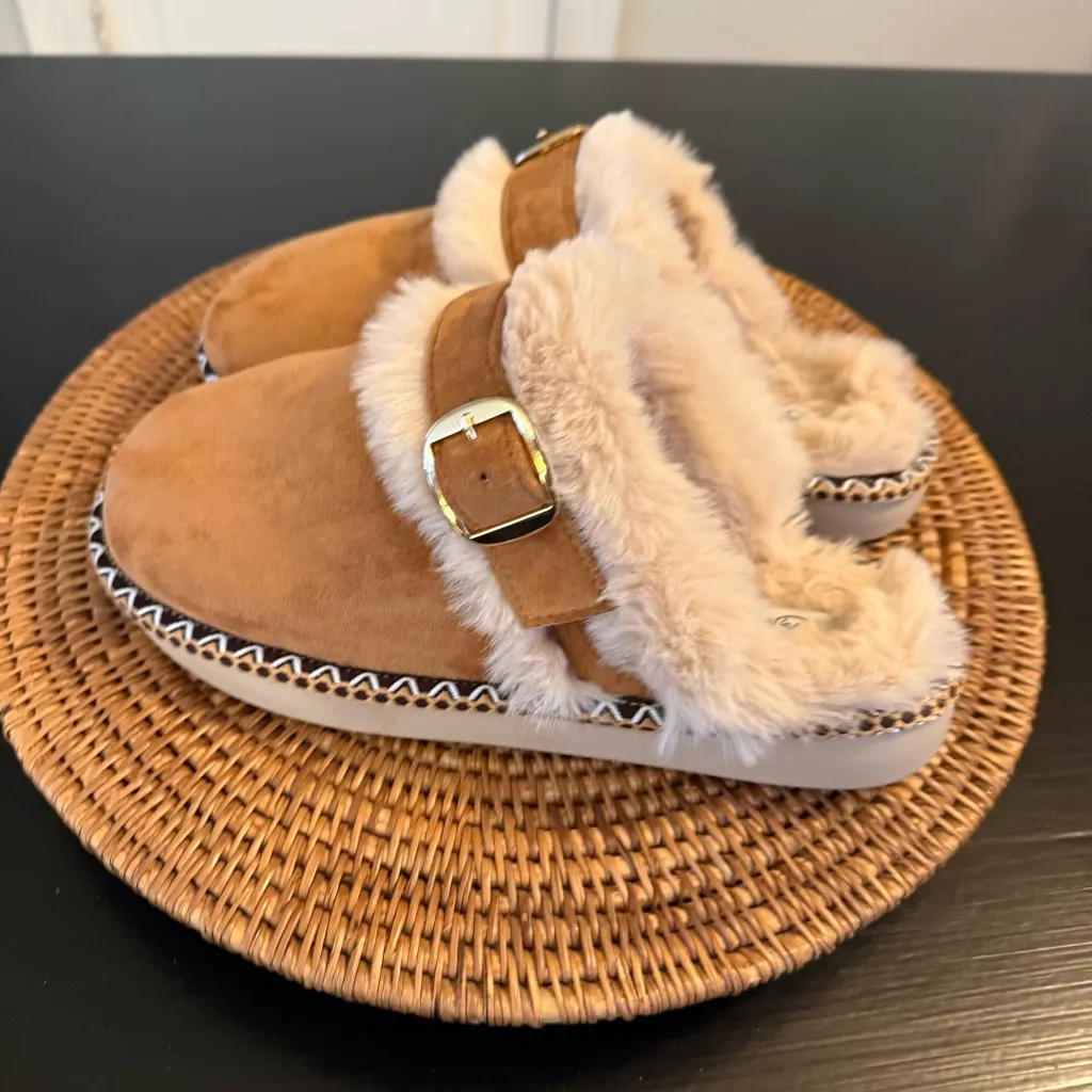 Cozy slippers Shoes with Faux Fur Lining size XL equivalent to 11 or 12 women’s - Image 3