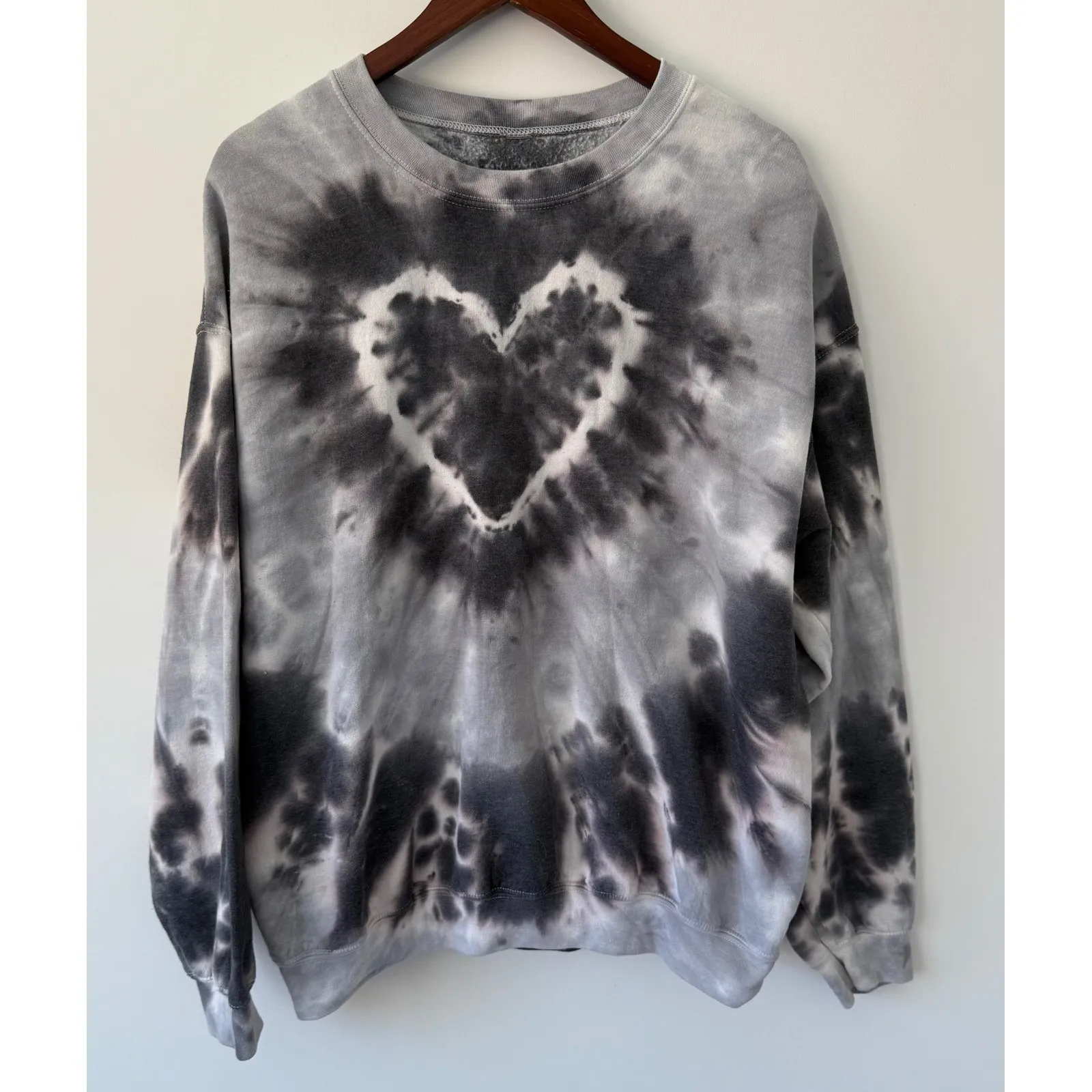 Urban Outfitters Urban Renewal Remade Women's Heart Tie-dye Crew Neck OS - Image 2