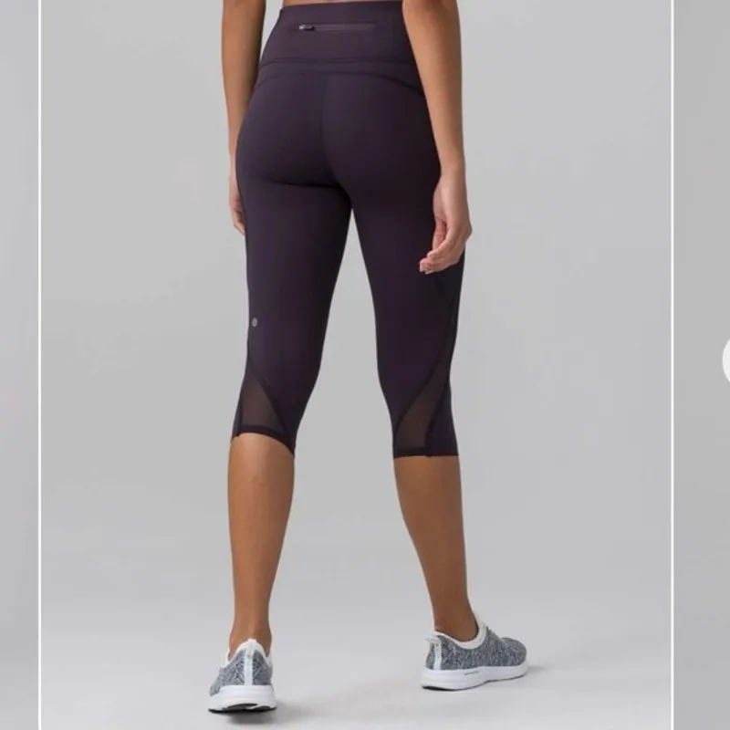 Lululemon Pace Perfect Crop Size 8 17"Length‎ Color Boysenberry Purple - Image 3