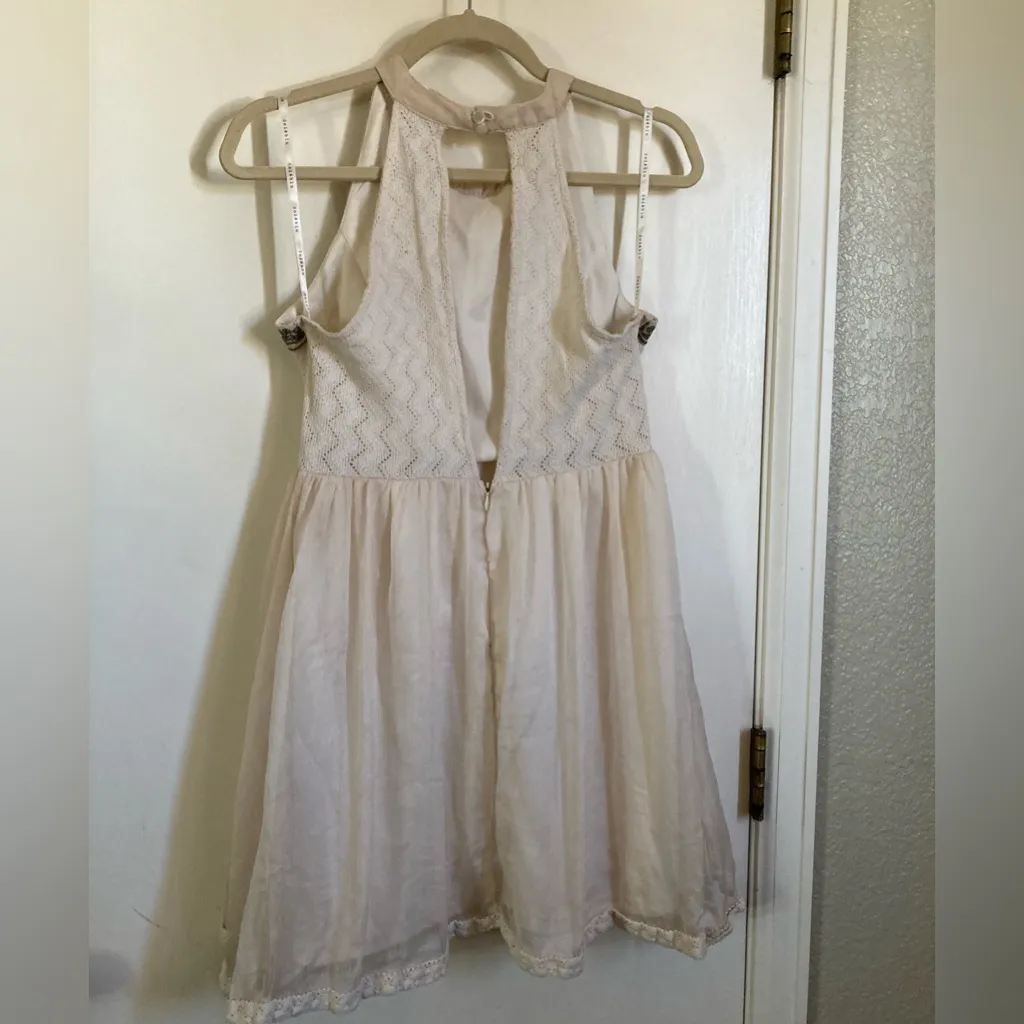 🌞Soieblu Cream Colored Embroidered Gray Floral & Ivory Diamond Mini Dress A - Image 8