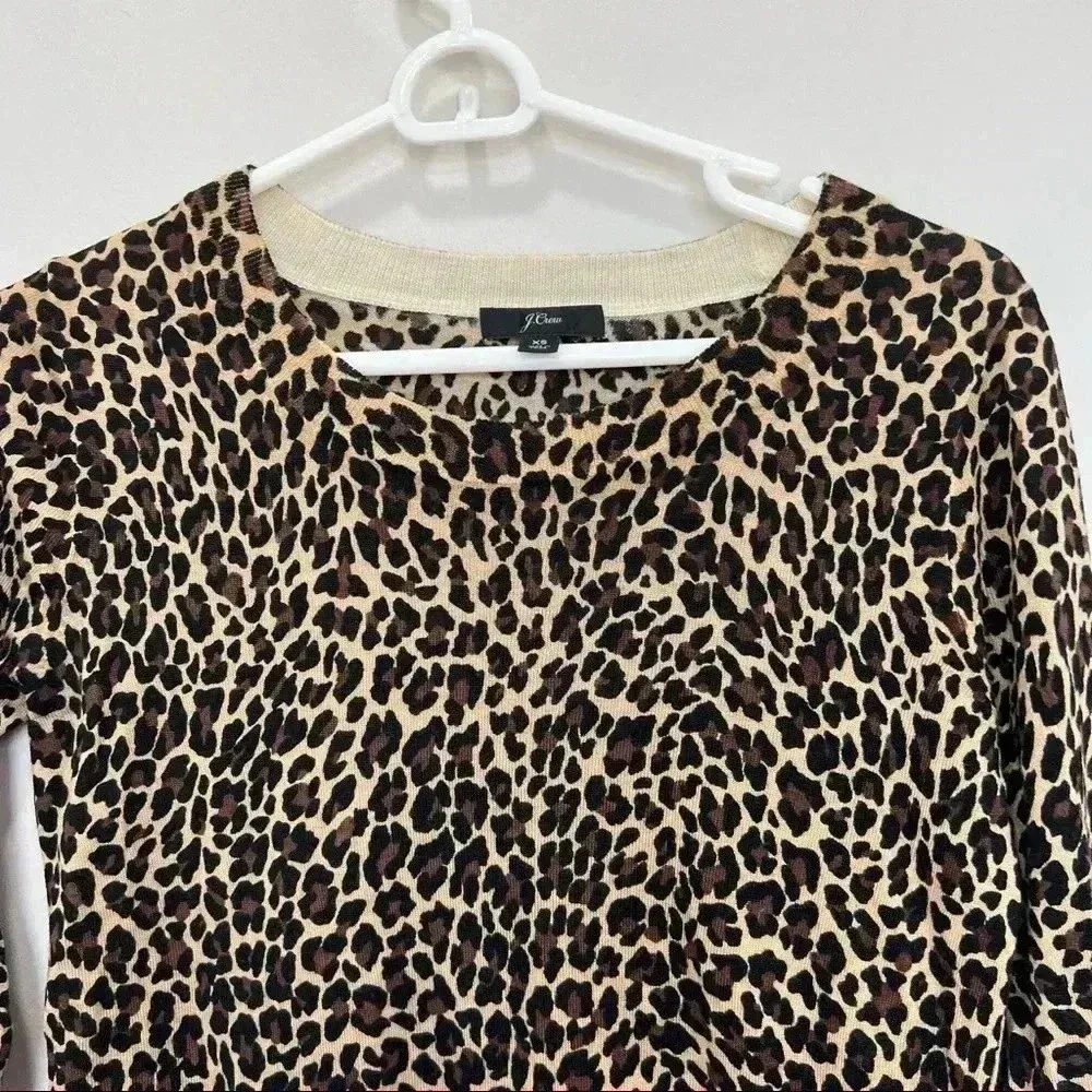 J.crew Size Medium Leopard Print 100% Merino Wool Sweater Size xs - Image 4