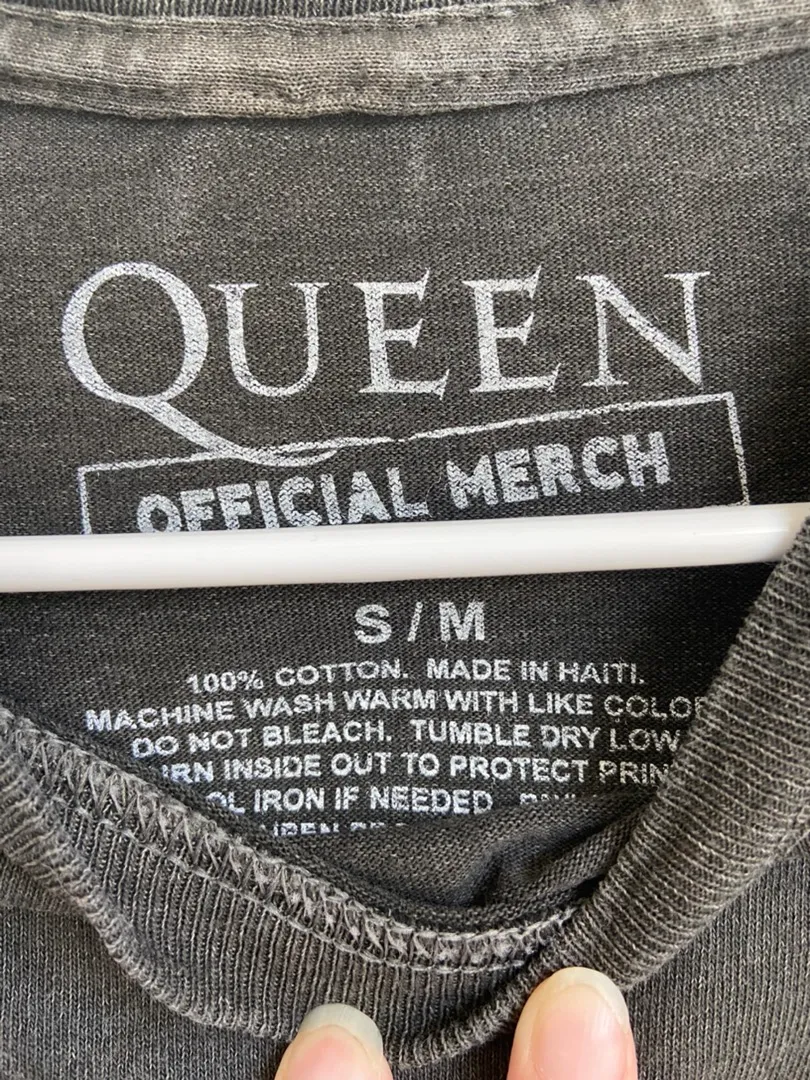 Queen Graphic Tee Gray - Image 3