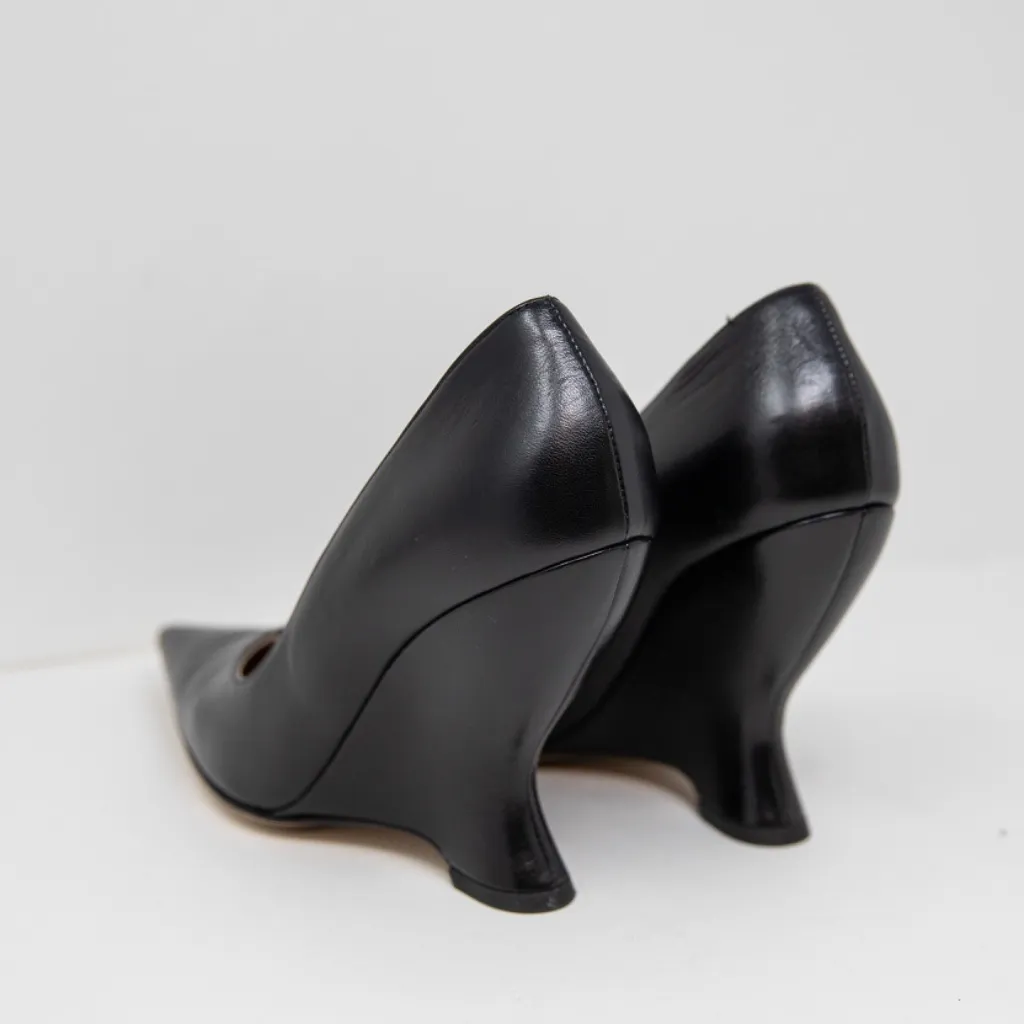 Bottega Veneta  Comet 100MM Genuine Leather Pointed Toe Sculptural Wedge Heels 9 - Image 4