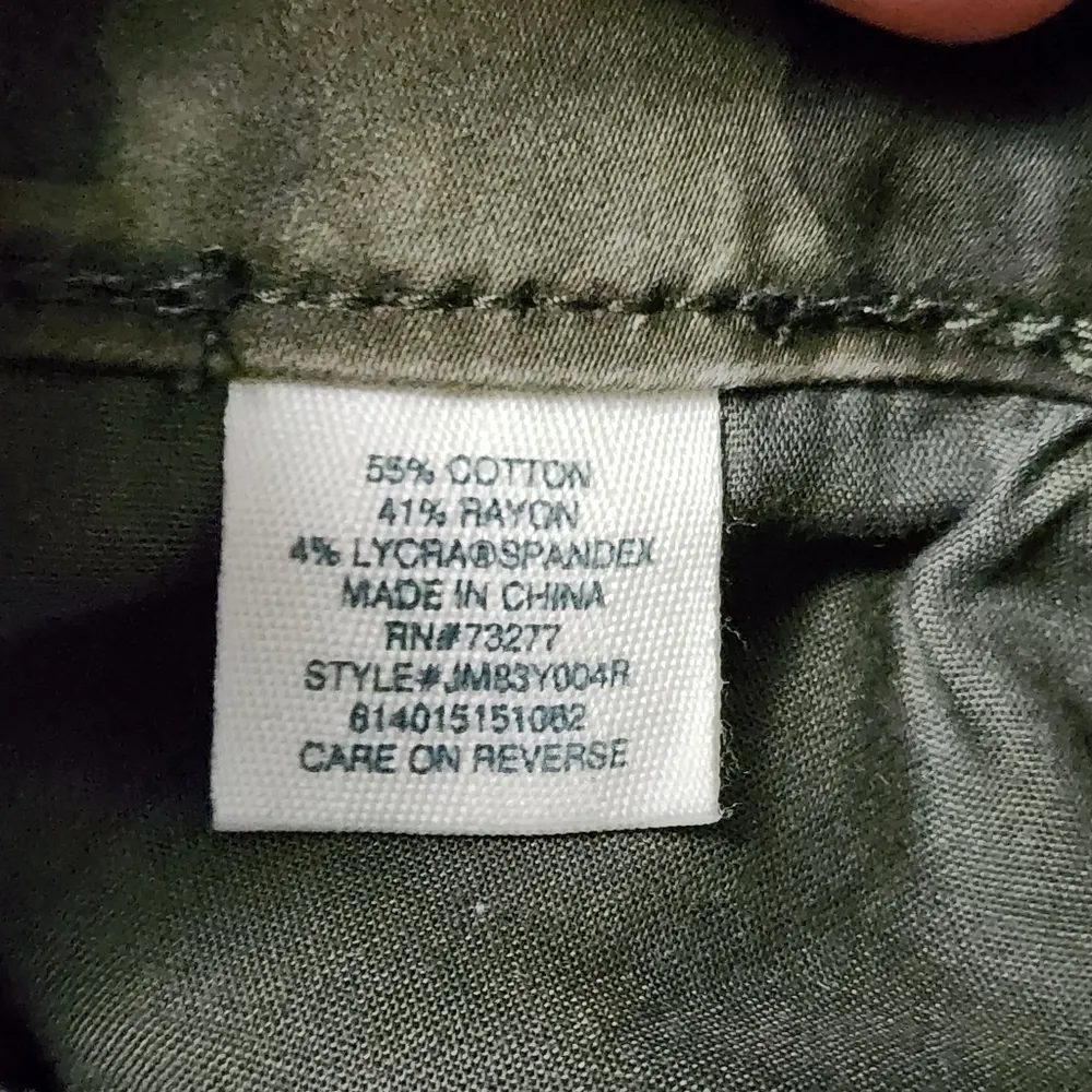 Mudd Green Camo Raw Hem Denim Mini Skirt Size 1 - Image 8