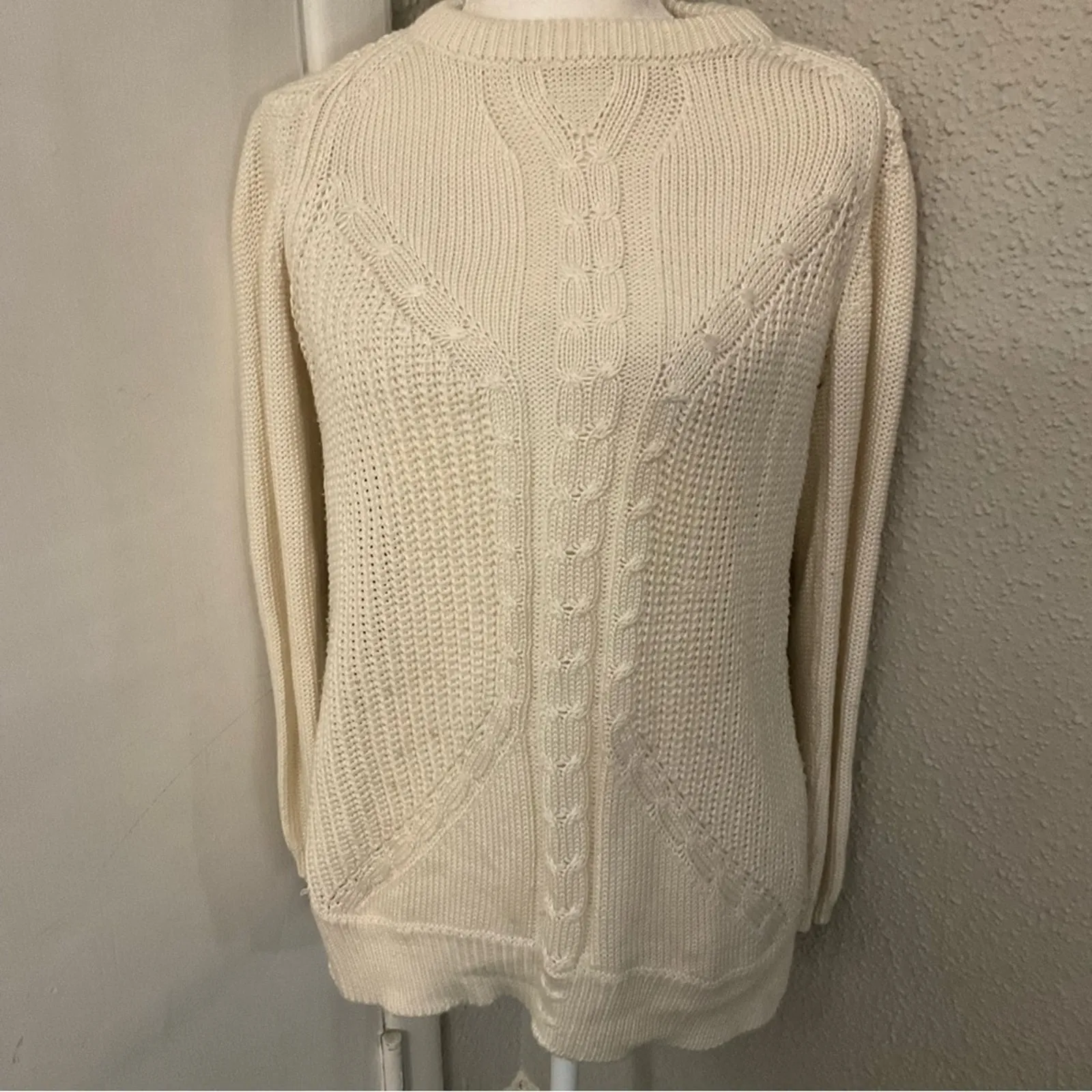 ZARA Cream Crewneck Knit Long Sleeve Sweater M Cozy Comfy Winter Casual Classic - Image 2