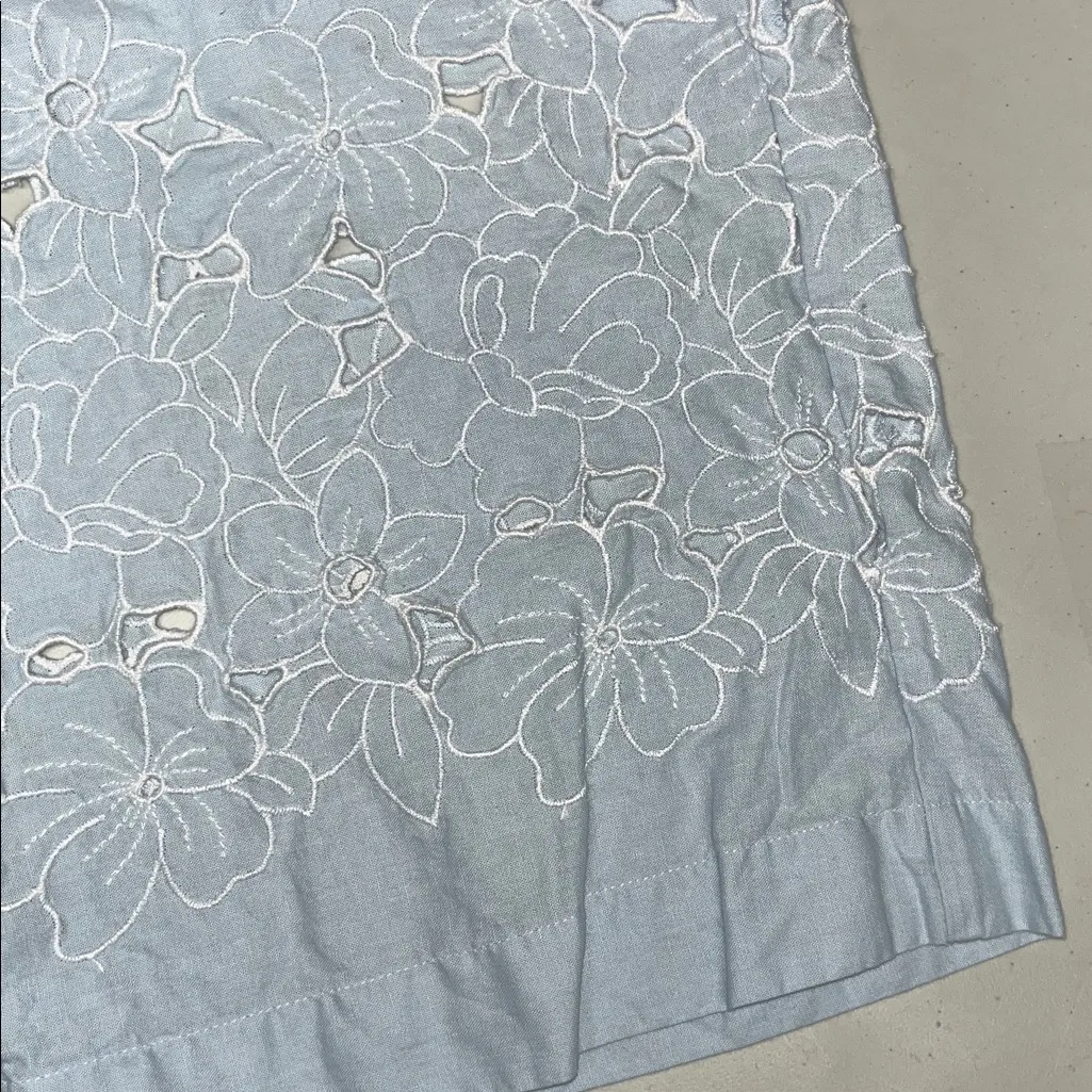 Talbots Size XLp Blue - White Floral Embroidered Linen Blend Pull On Capri Pants - Image 3