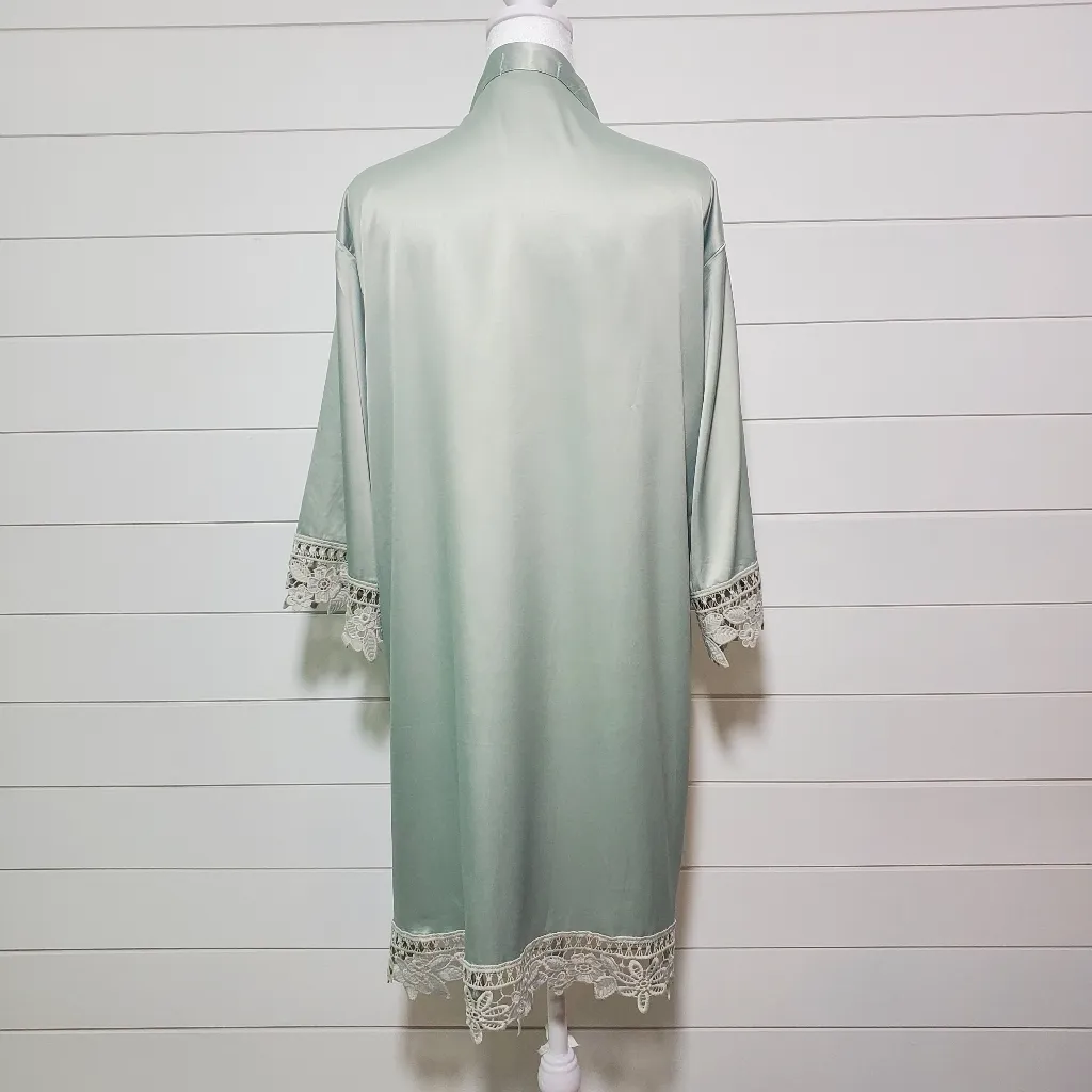 Kennedy Blue Satin and Lace Robes‎ Bundle of 2. White and Light Green. One size. - Image 8