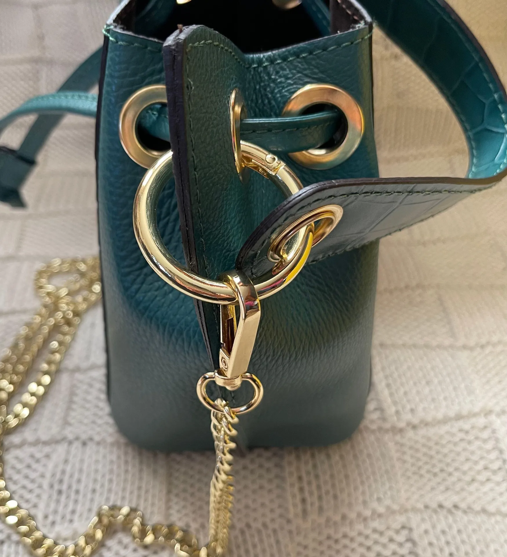 convertible bucket crossbody bag dark green - Image 4