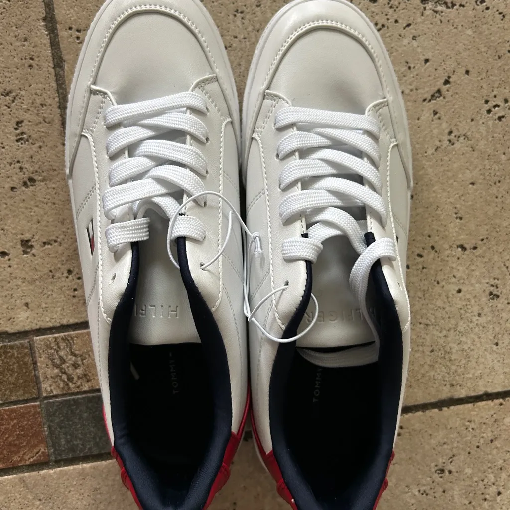 NEW Tommy Hilfiger Women Sneakers size 7.5 - Image 4