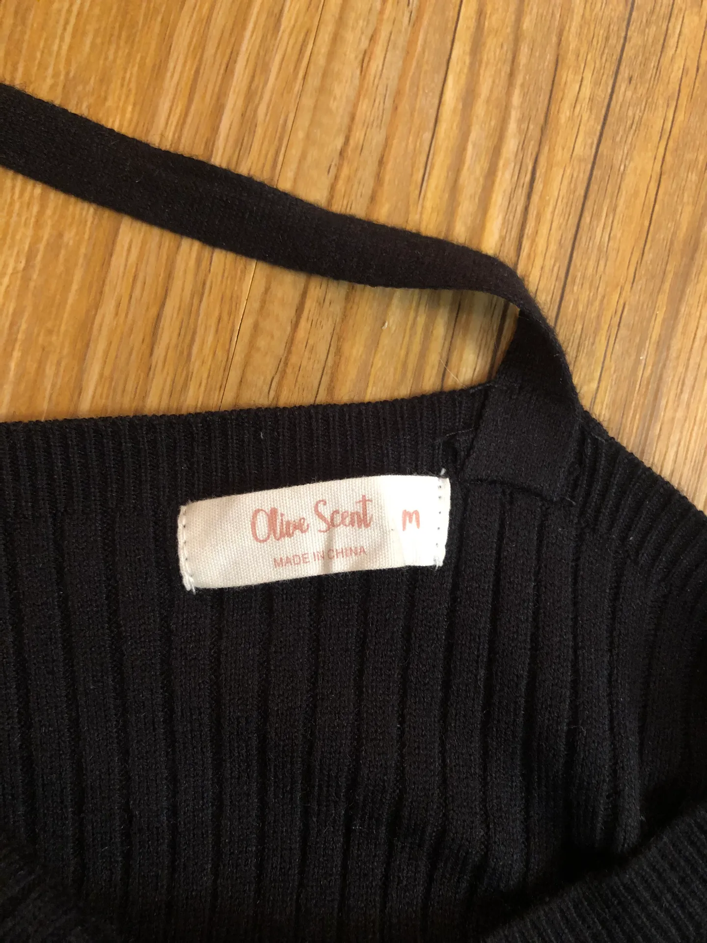 Olive Scent Black Cropped Sweater - Image 3