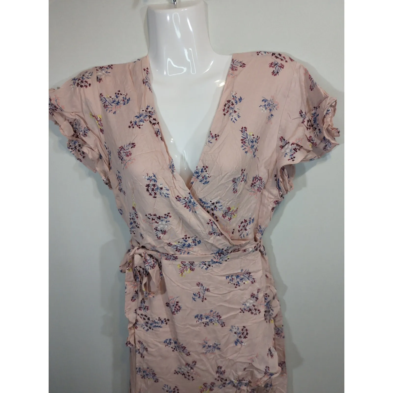 NWT Francesca's Blush Floral Wrap Dress Womens Size L Ruffled Mini Feminine - Image 2