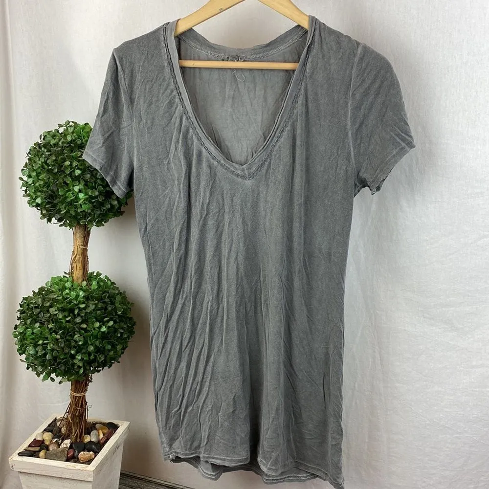 POL Gray Short Sleeve V Crochet Neck Tunic Tee T Shirt Top M - Image 2
