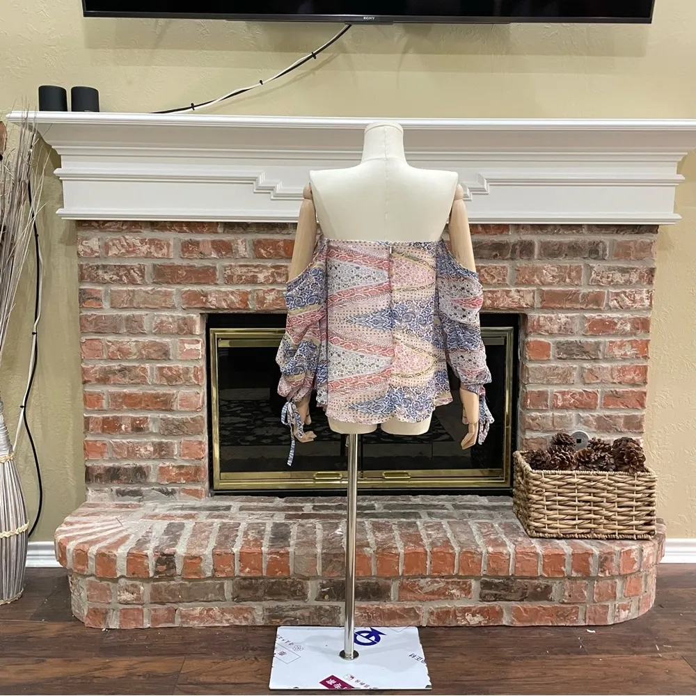 off the shoulder red white and blue zig zag top / L / NWT - Image 8