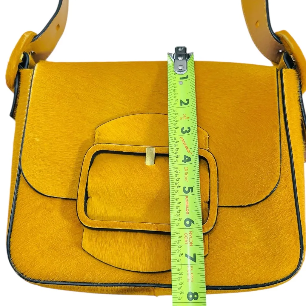 Tory Burch Sawyer Small Calf Hair Shoulder Bag in the color curry/gold - Image 12