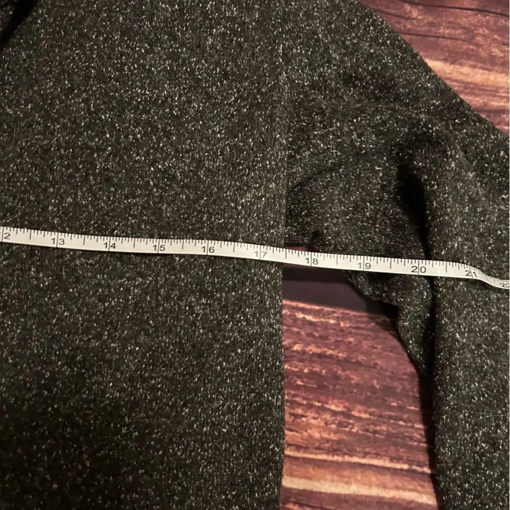 CAbi Womens Sweater Gray Raw Edged Jacket Cropped - Size S One Hook Closure 184B - Image 5