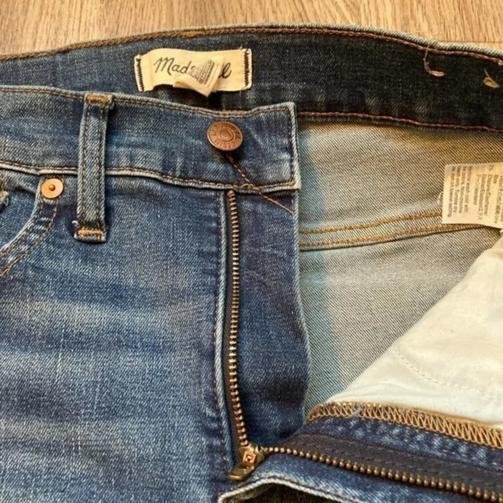 Madewell 10" High Rise Skinny Jeans Tulip Hem Edition Size 26 NWOT - Image 6