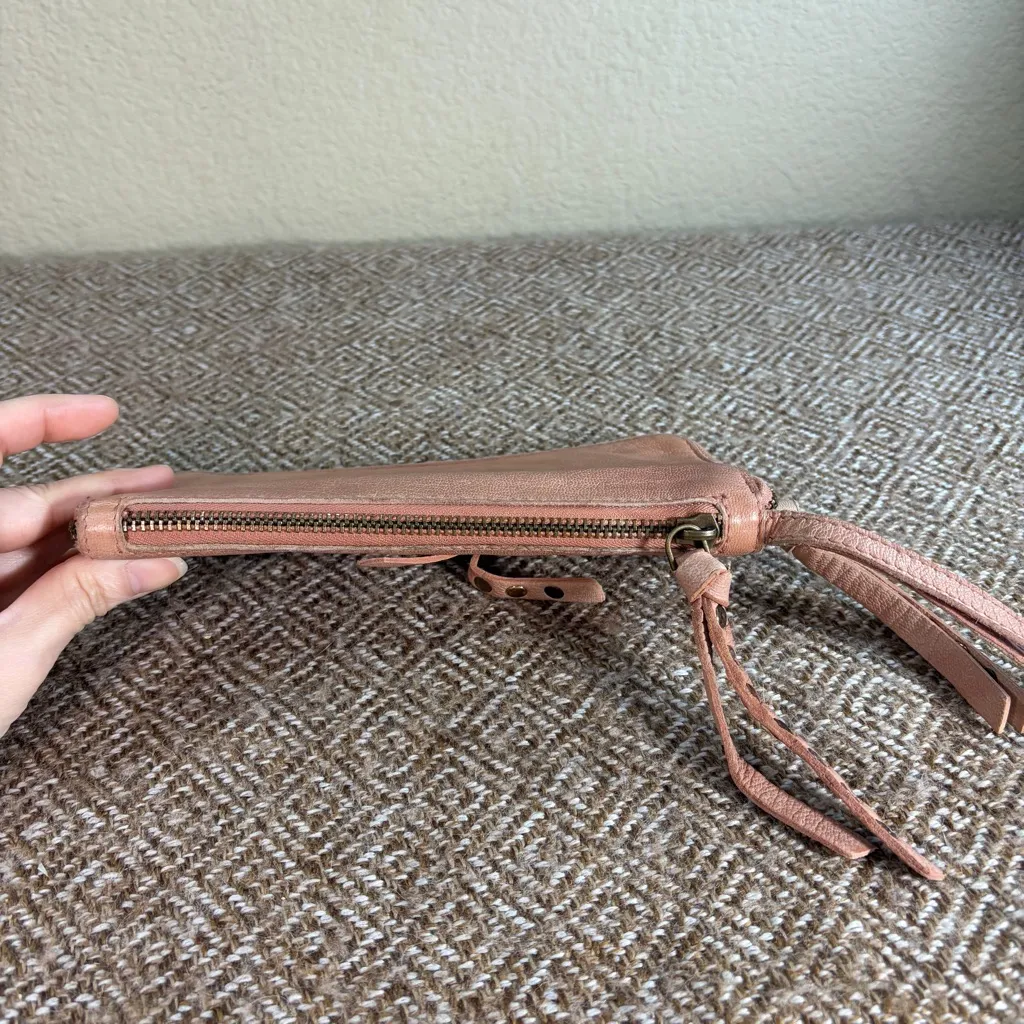 Free People Womens Rose Leather Distressed Zip Around Wristlet Wallet Boho EUC - Image 6