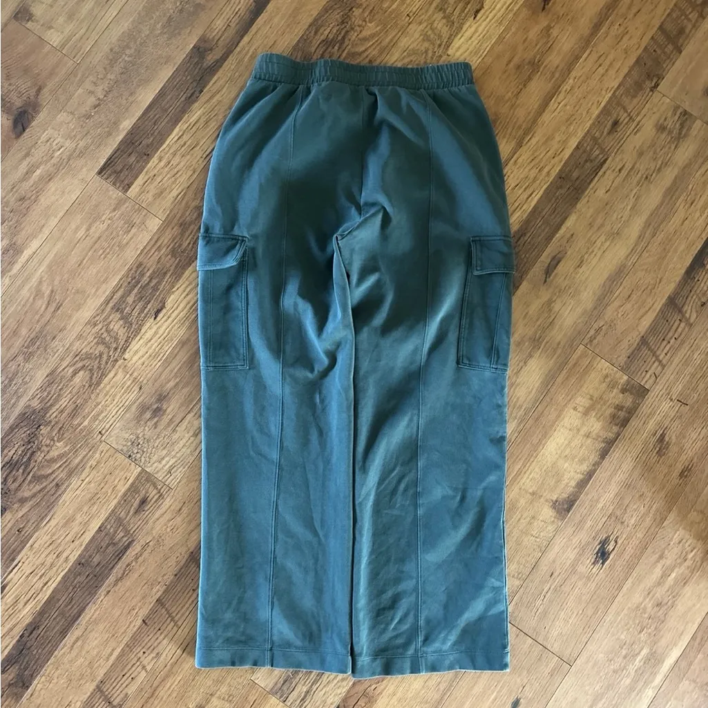 Old Navy Dynamic Fleece Cargo Pants - Image 5