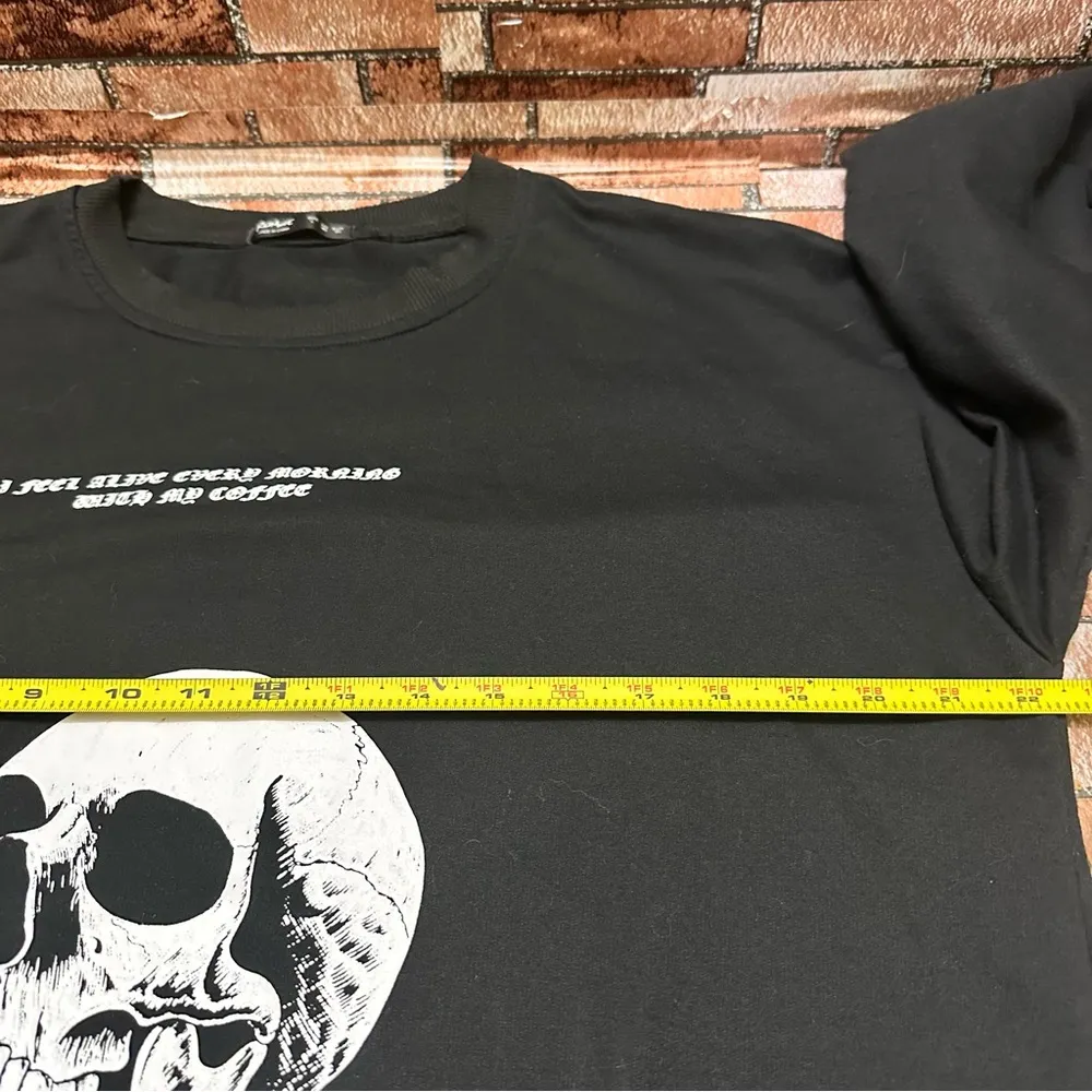 ROMWE Black Skull Graphic Sweater size L - Image 7