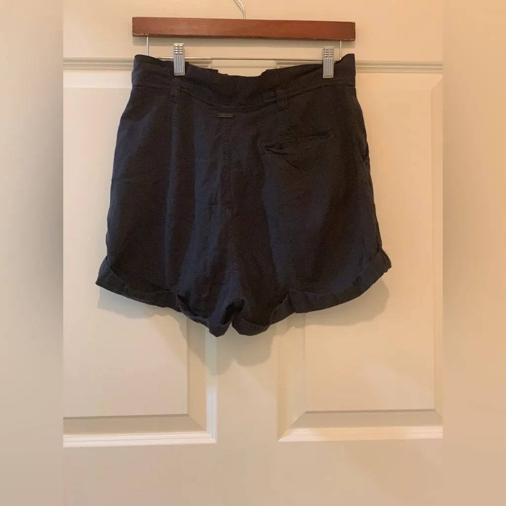 Billabong  Navy Button Front Shorts.    Size-28 - Image 3