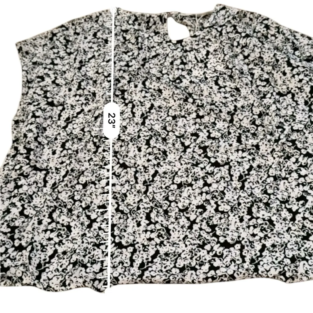 Everlane NWT Gathered Neck Floral Short Sleeve Top Women's Size Small Black Bone - Image 8