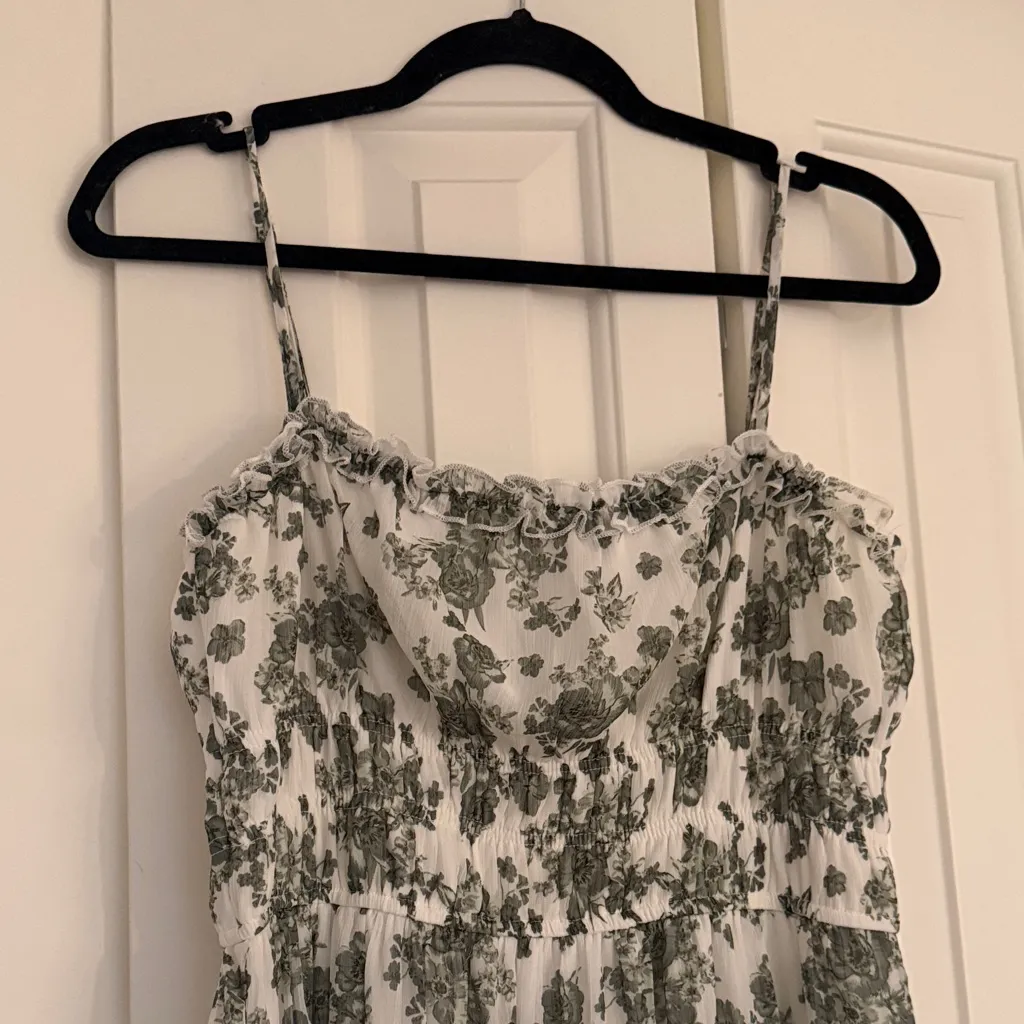 Floral Sage Green Maxi Dress Size M - Image 3